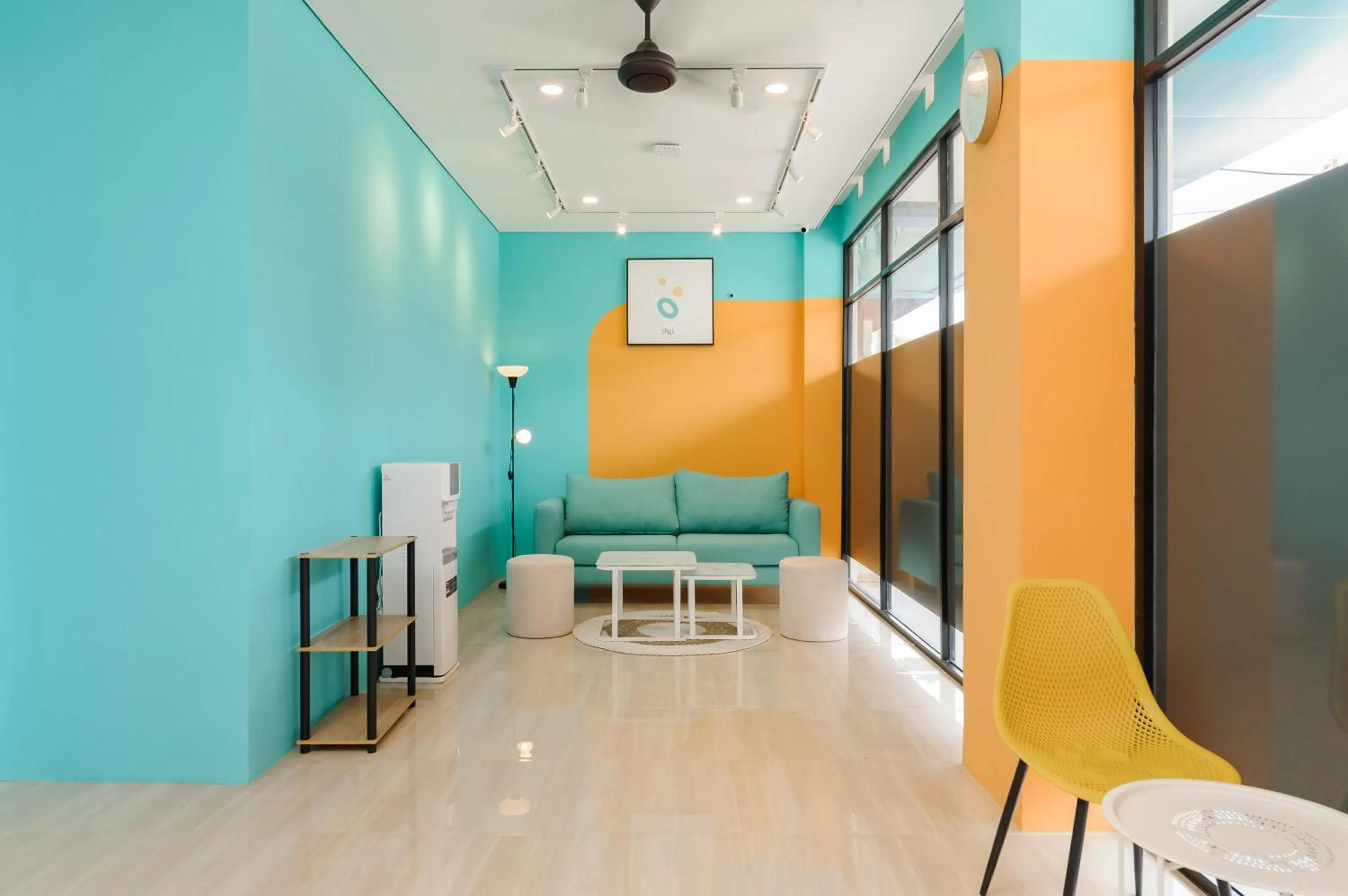 Seating area in Sans Hotel Tajur Bogor