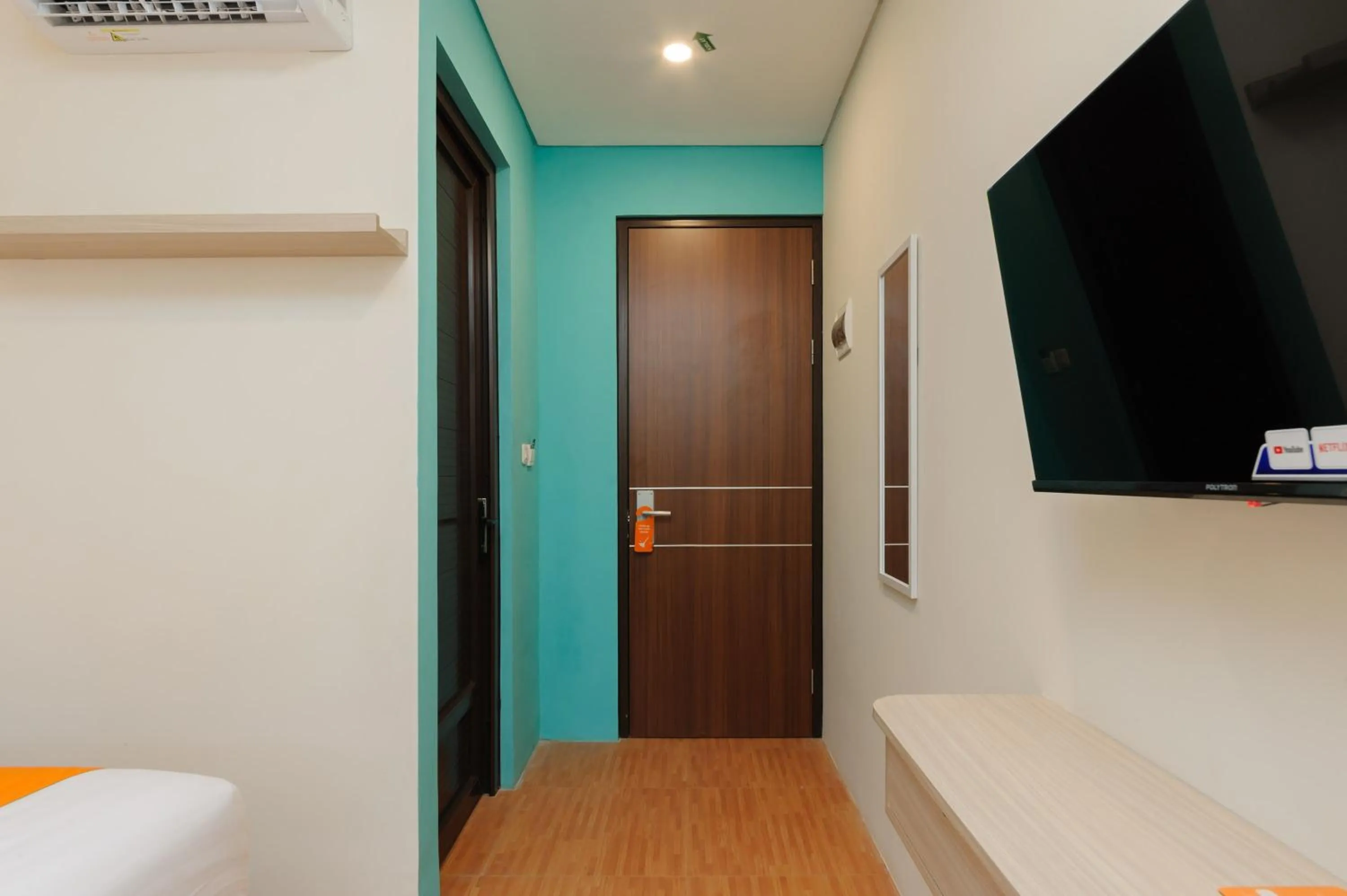 TV and multimedia in Sans Hotel Tajur Bogor