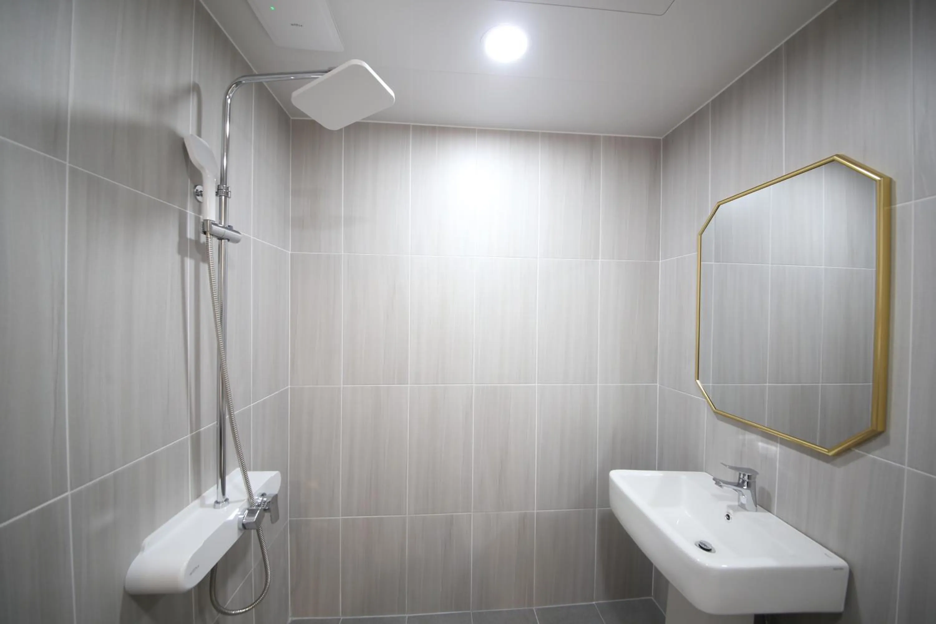 Calm Rest Hotel Masan