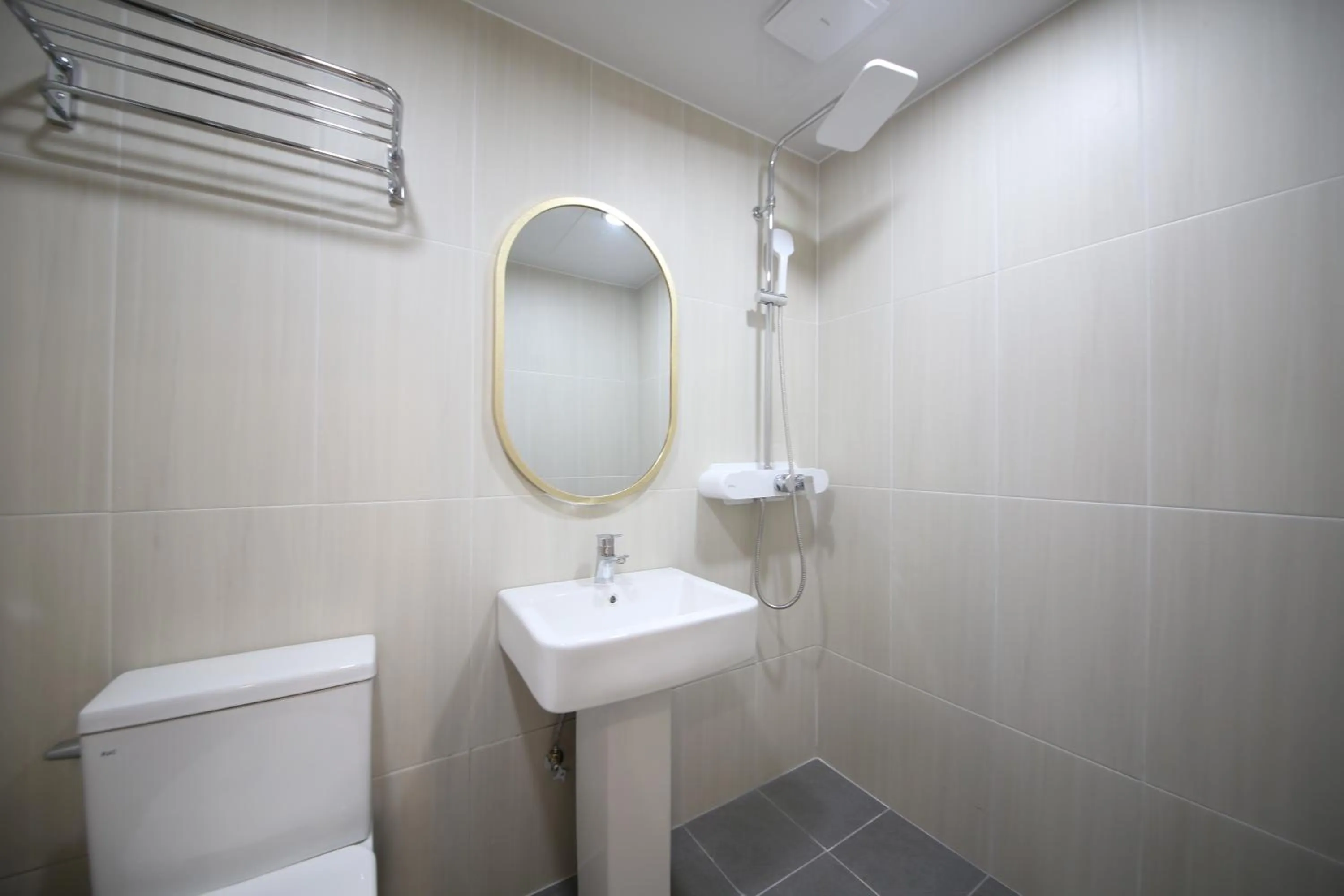 Calm Rest Hotel Masan