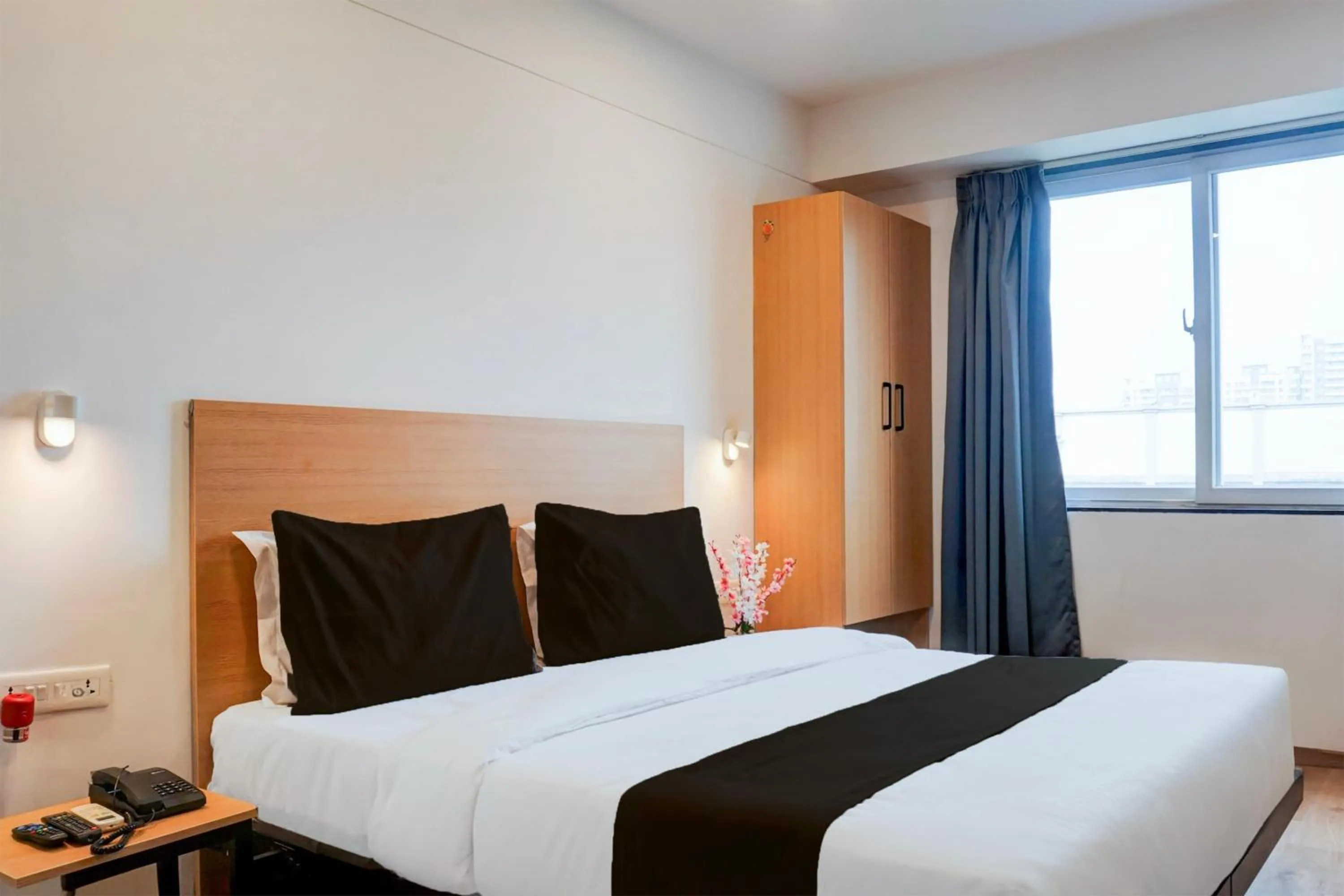 Bedroom, Bed in Super Townhouse Balewadi