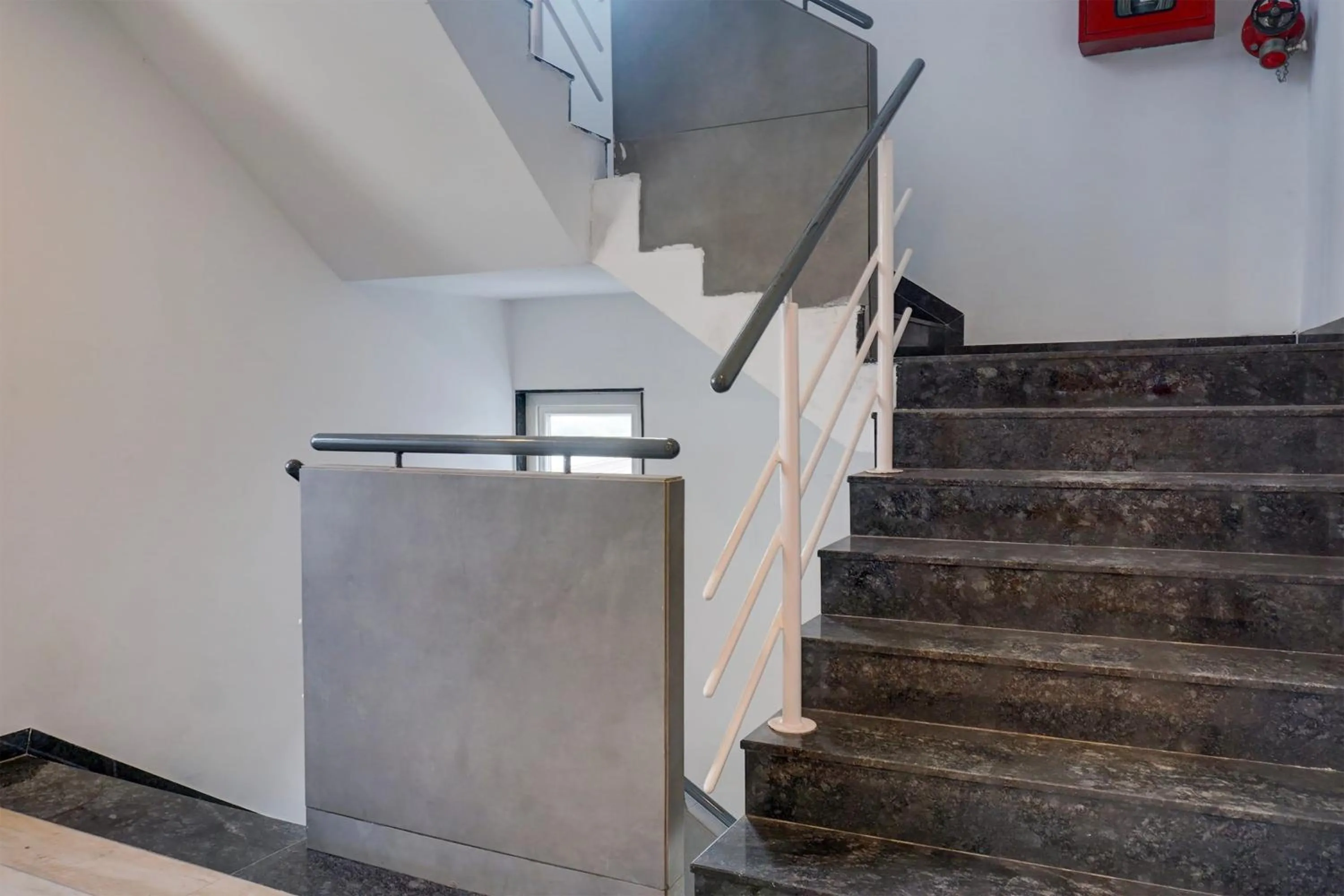 Lobby or reception in Super Townhouse Balewadi