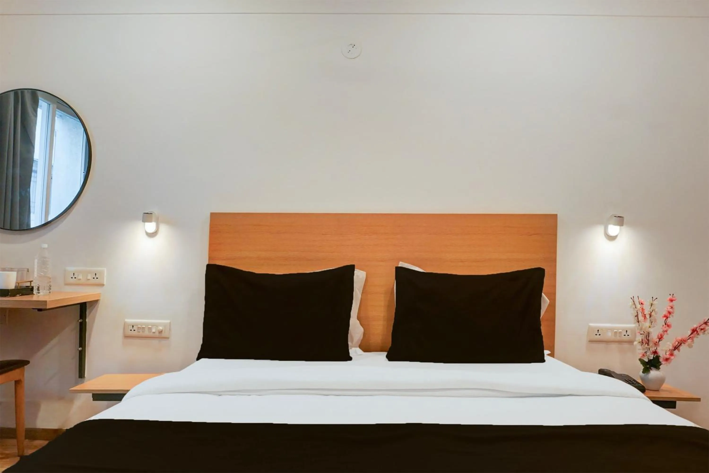 Bedroom, Bed in Super Townhouse Balewadi