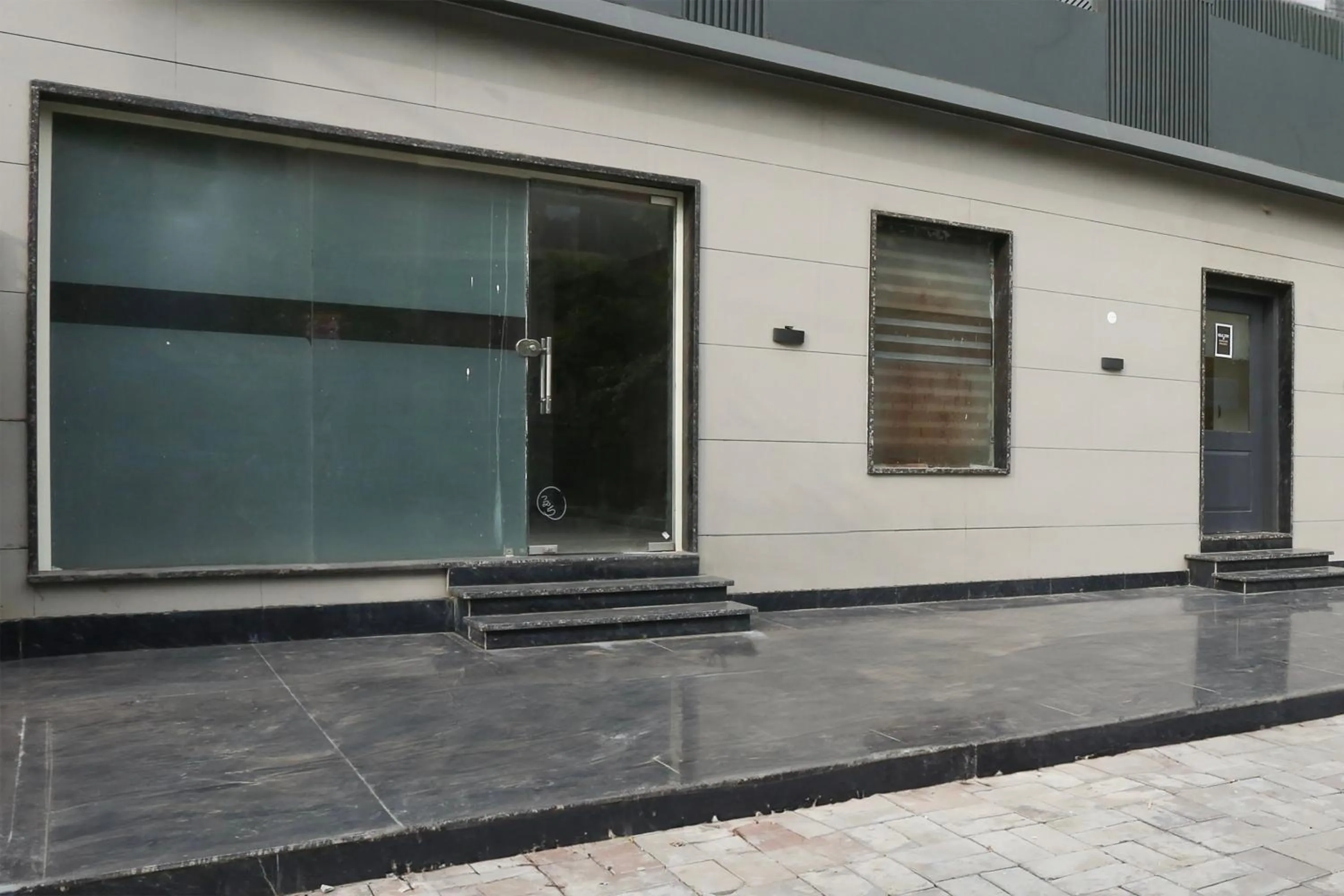 Facade/entrance in Super Townhouse Rohini Sector 18 Formerly Relic Stay