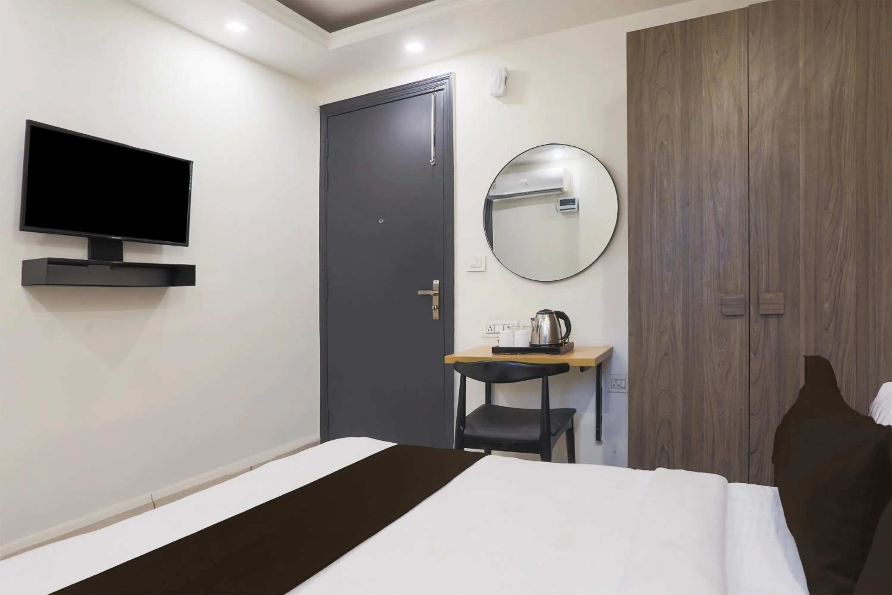 Bedroom, Bed in Super Townhouse Rohini Sector 18 Formerly Relic Stay