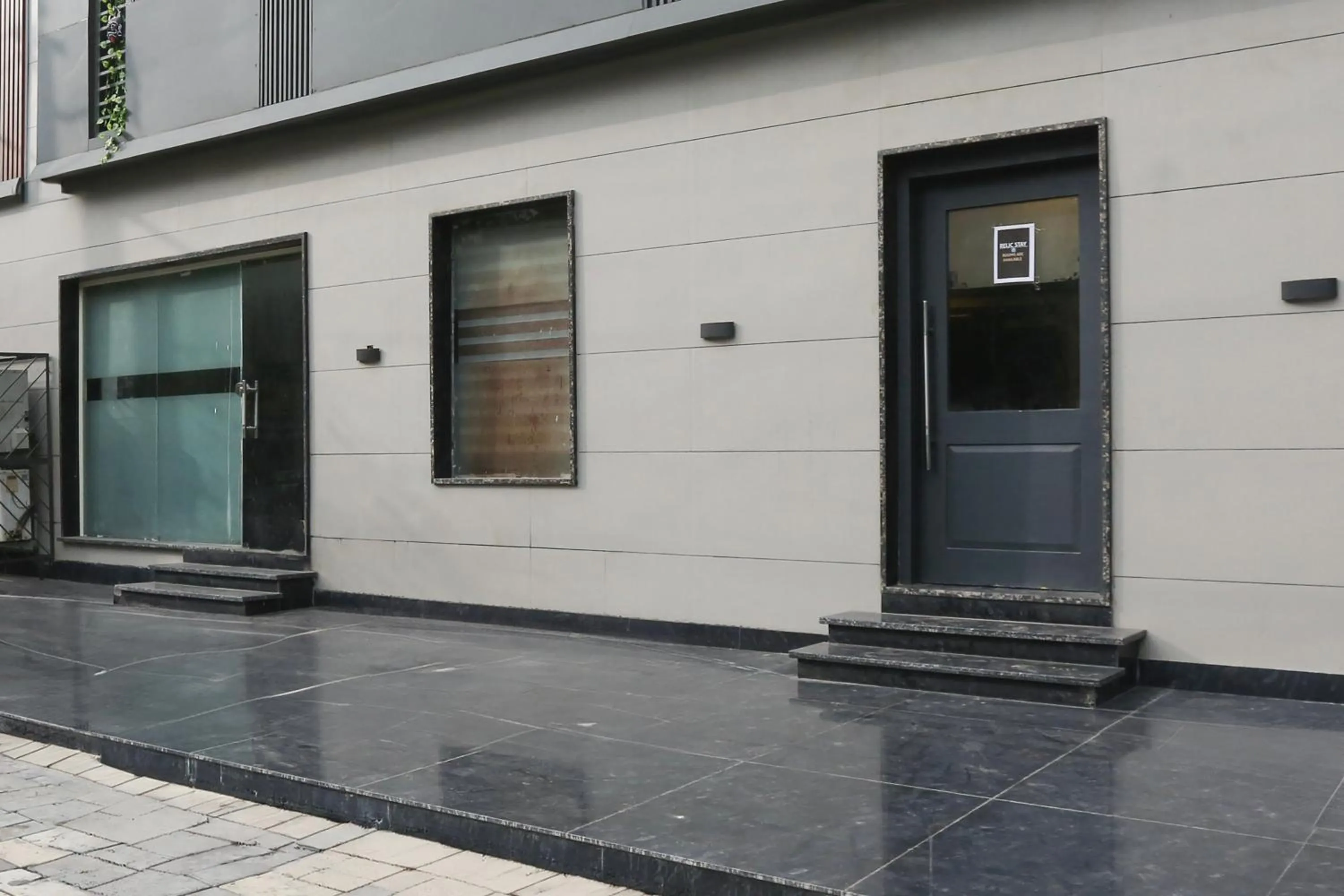 Facade/entrance in Super Townhouse Rohini Sector 18 Formerly Relic Stay