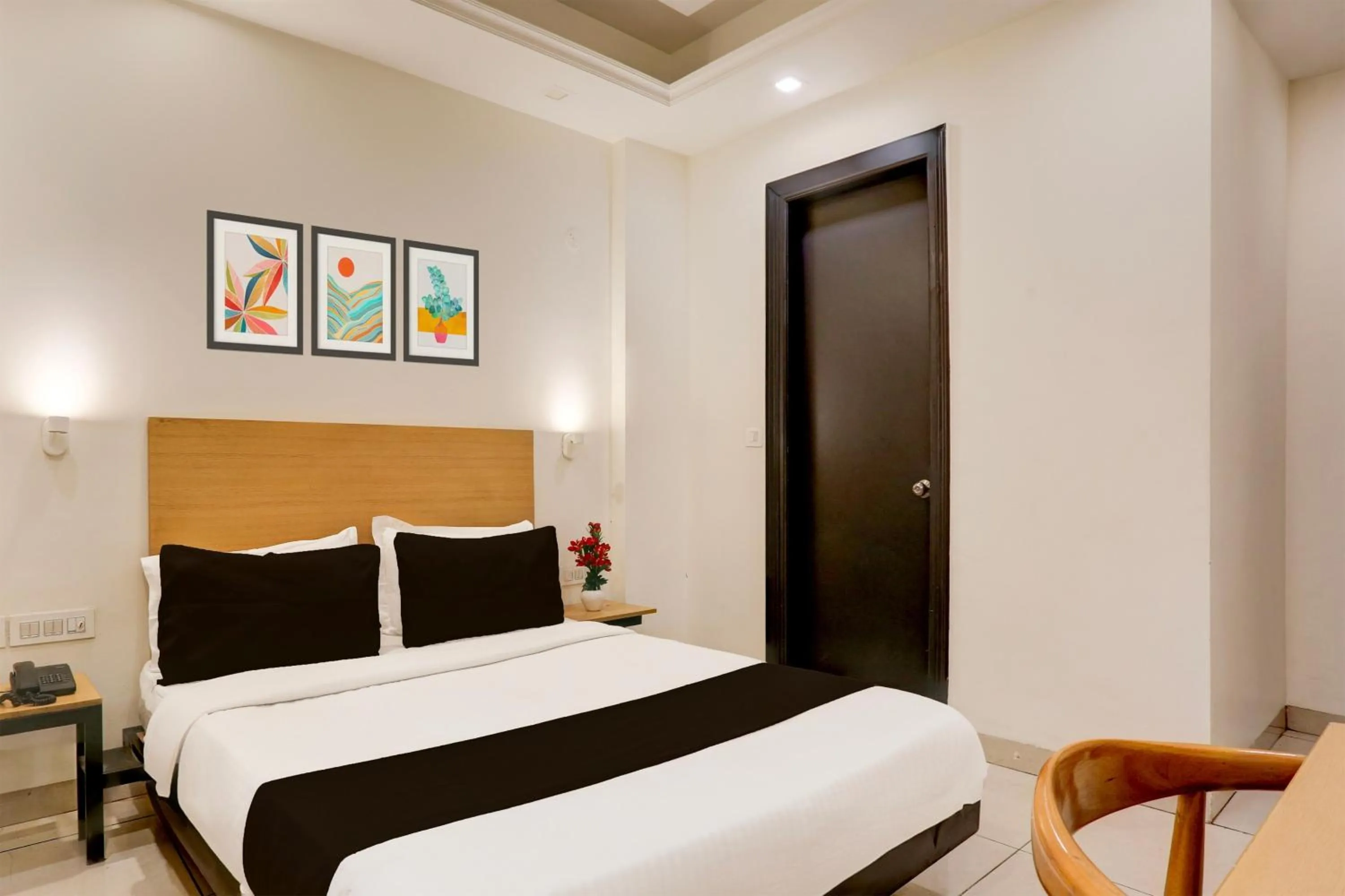 Bedroom, Bed in Super Townhouse Rohini Sector 18 Formerly Relic Stay