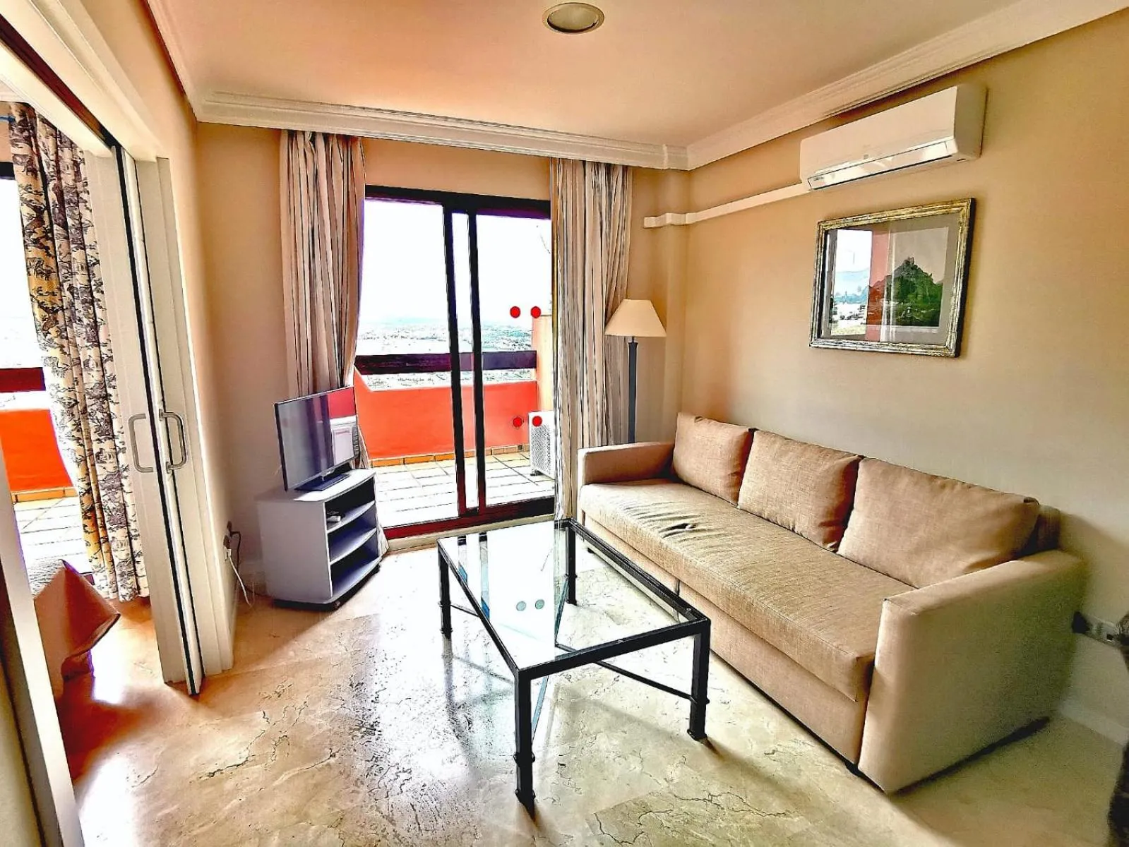 TV and multimedia in Apartamentos Manilva Green