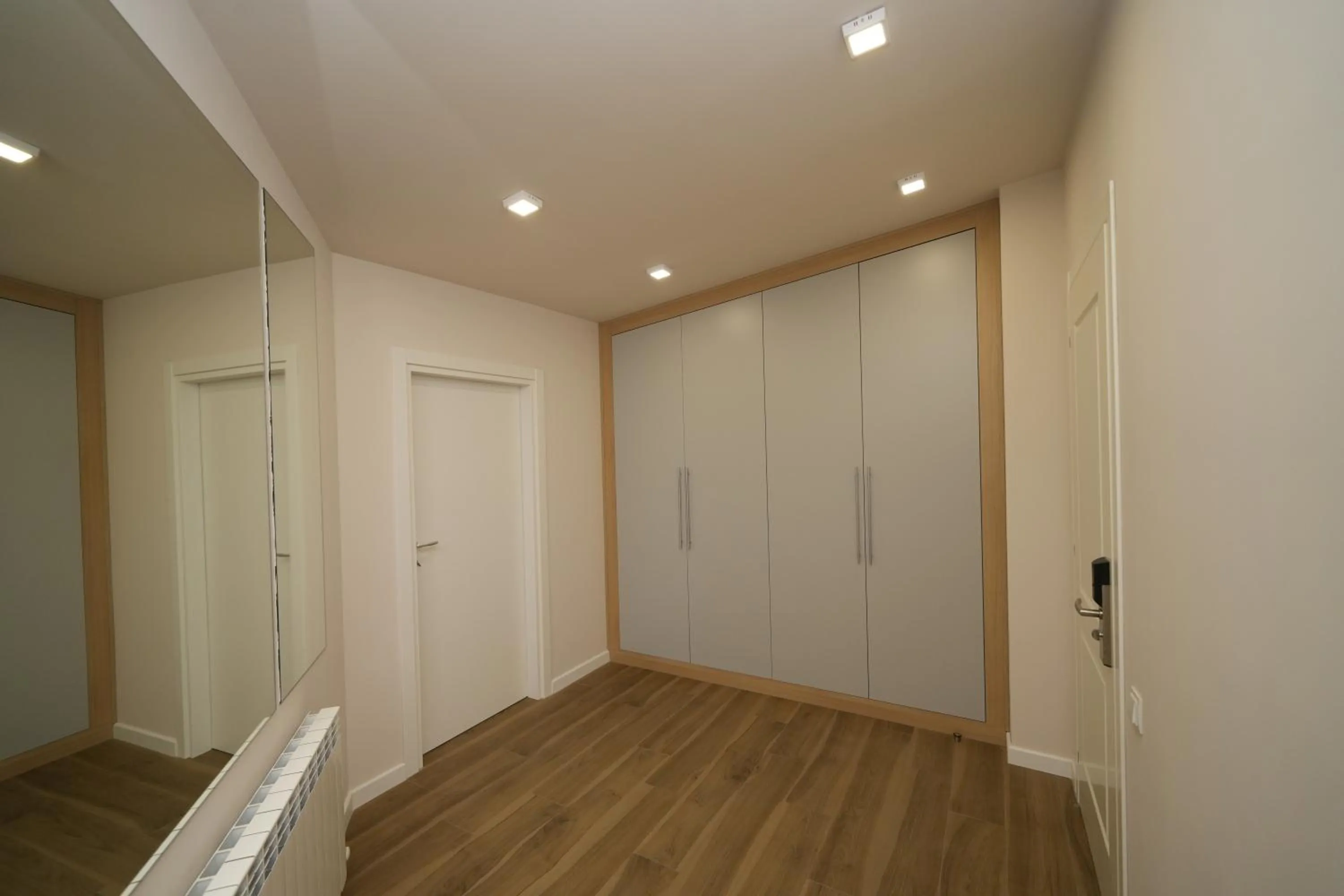 wardrobe in Ser In Hotel