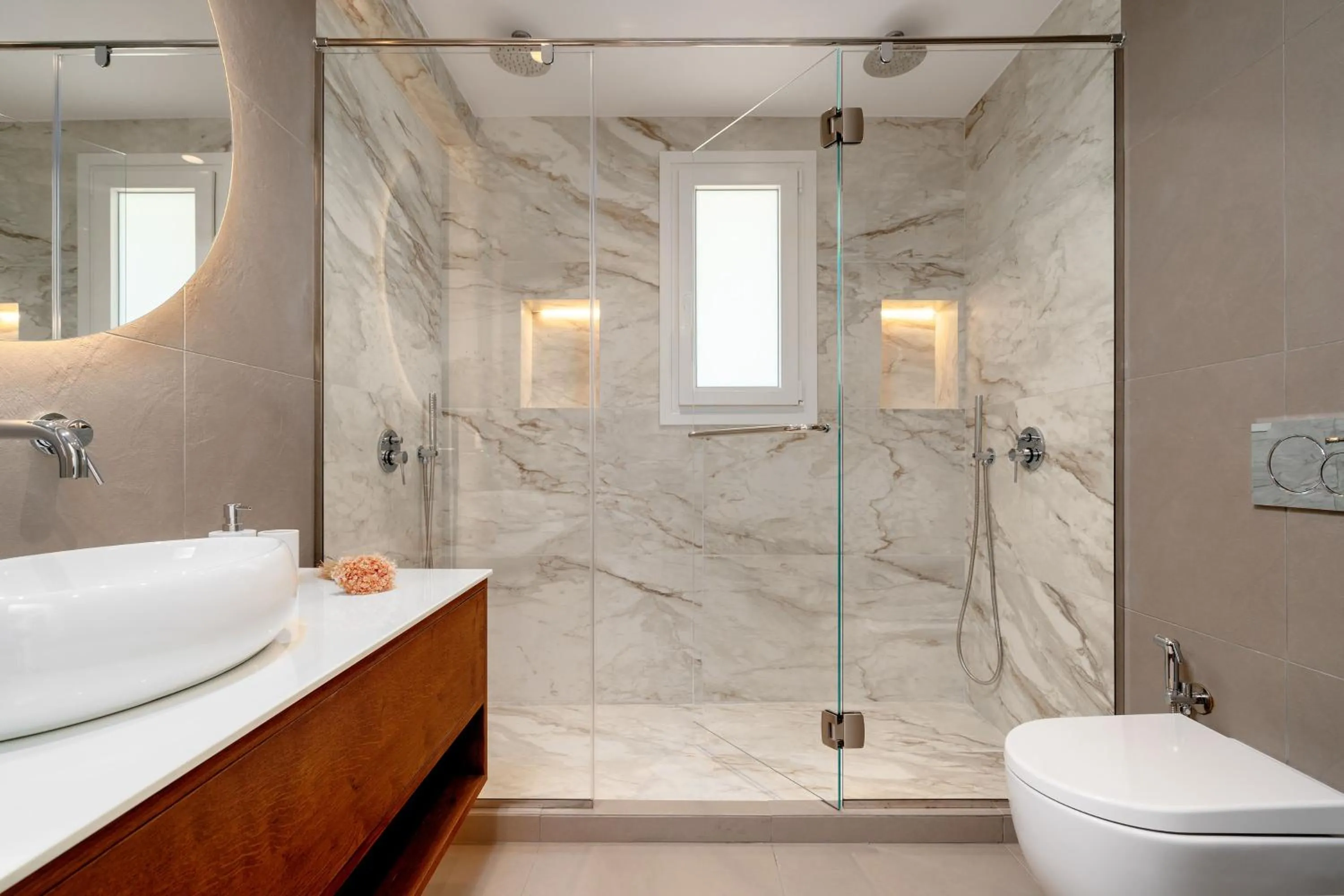 Shower in Thalelion 3 bedroom Villas with private pool and Jacuzzi