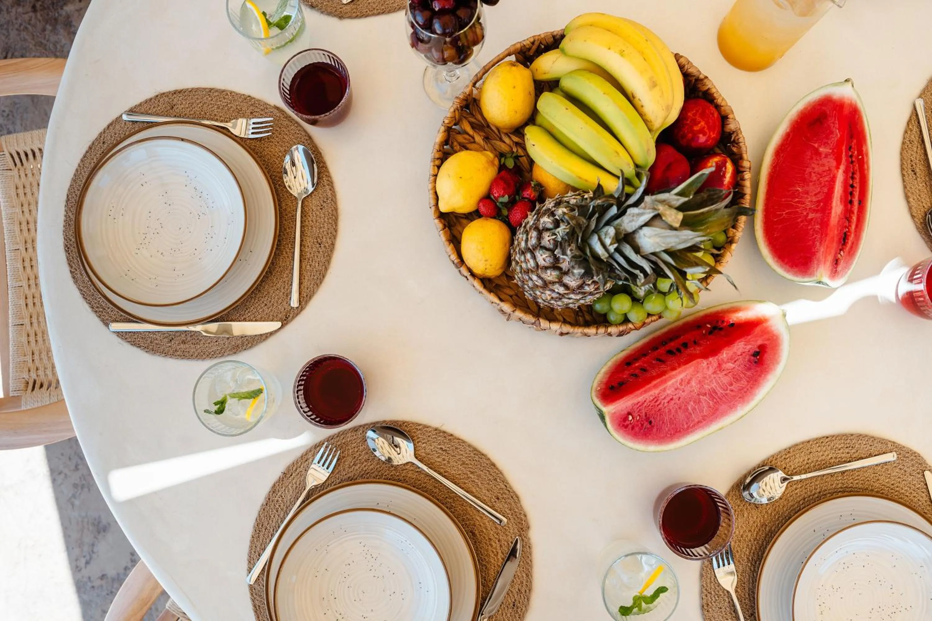 Food and drinks in Thalelion 3 bedroom Villas with private pool and Jacuzzi