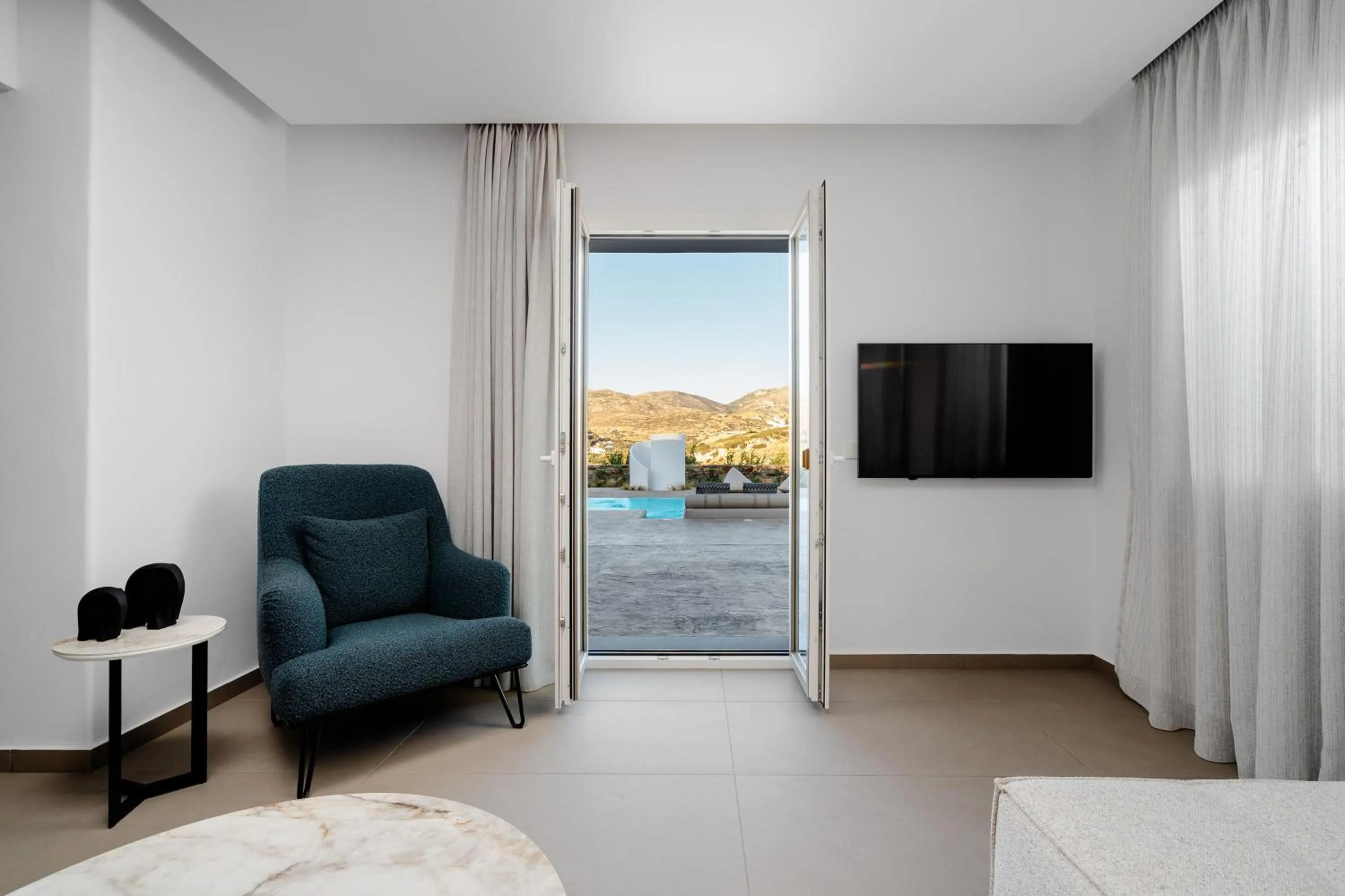 Patio in Thalelion 3 bedroom Villas with private pool and Jacuzzi