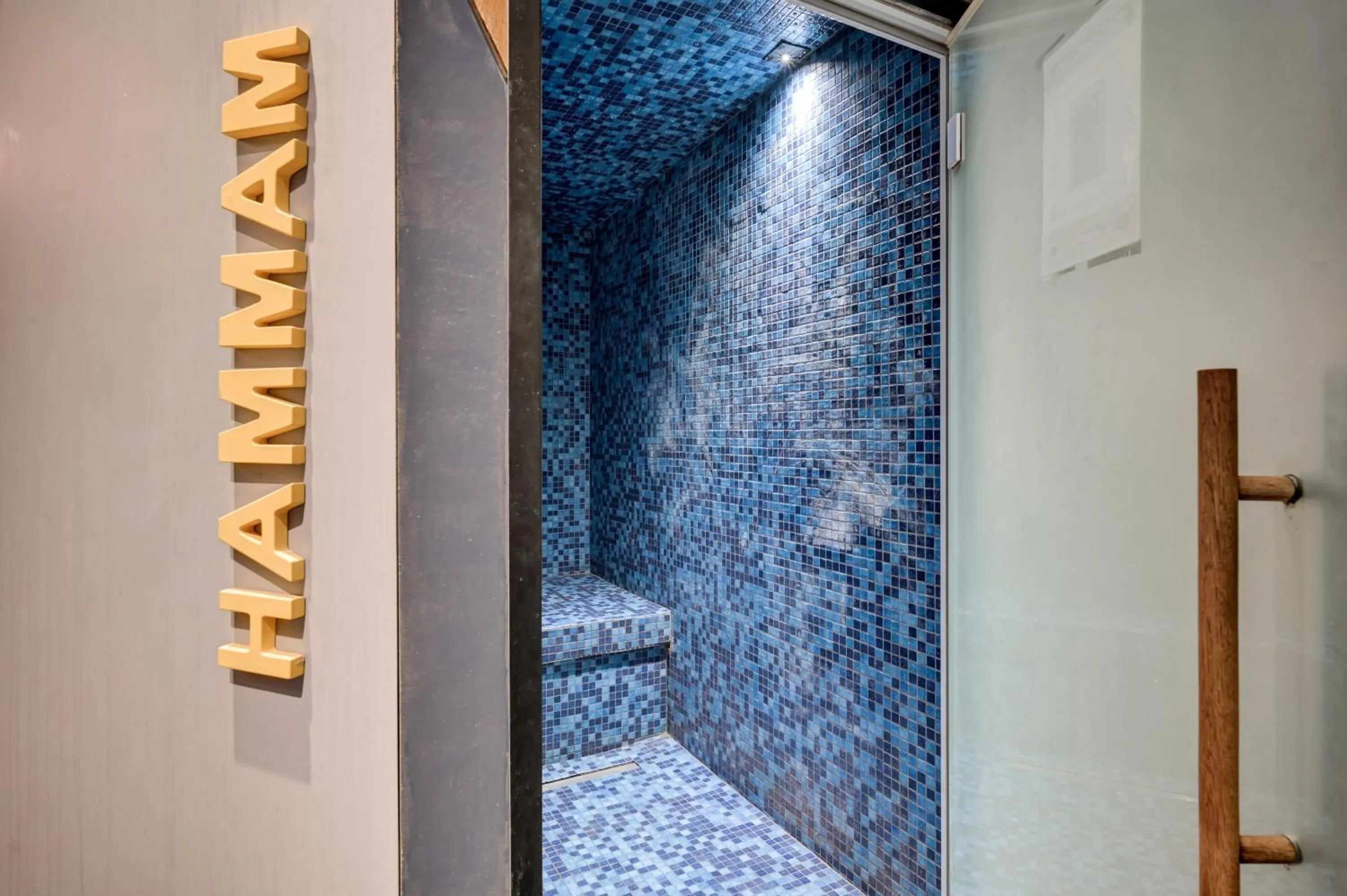 Steam room in Alex Hotel & Spa