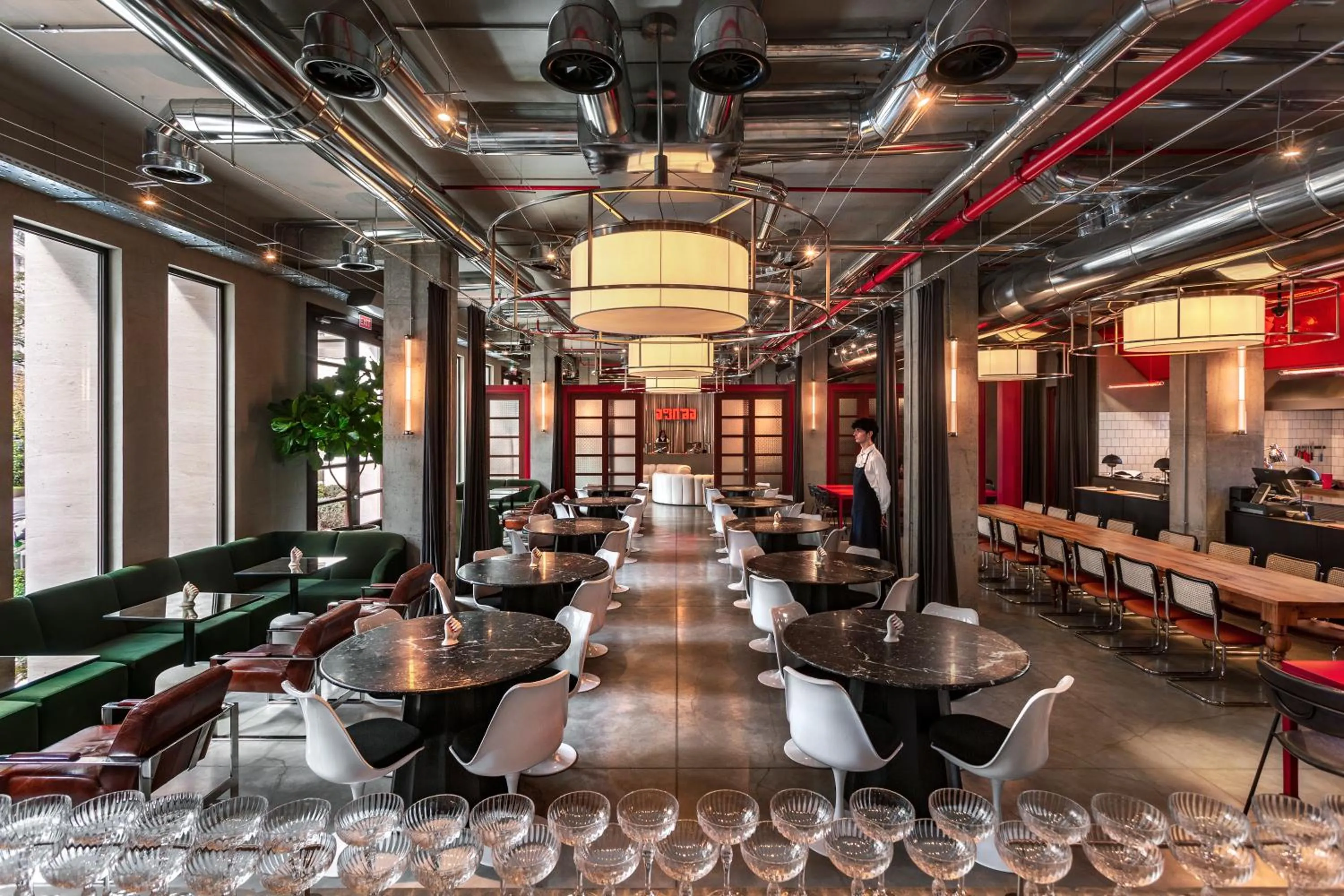 Restaurant/places to eat in Hotel Afisha