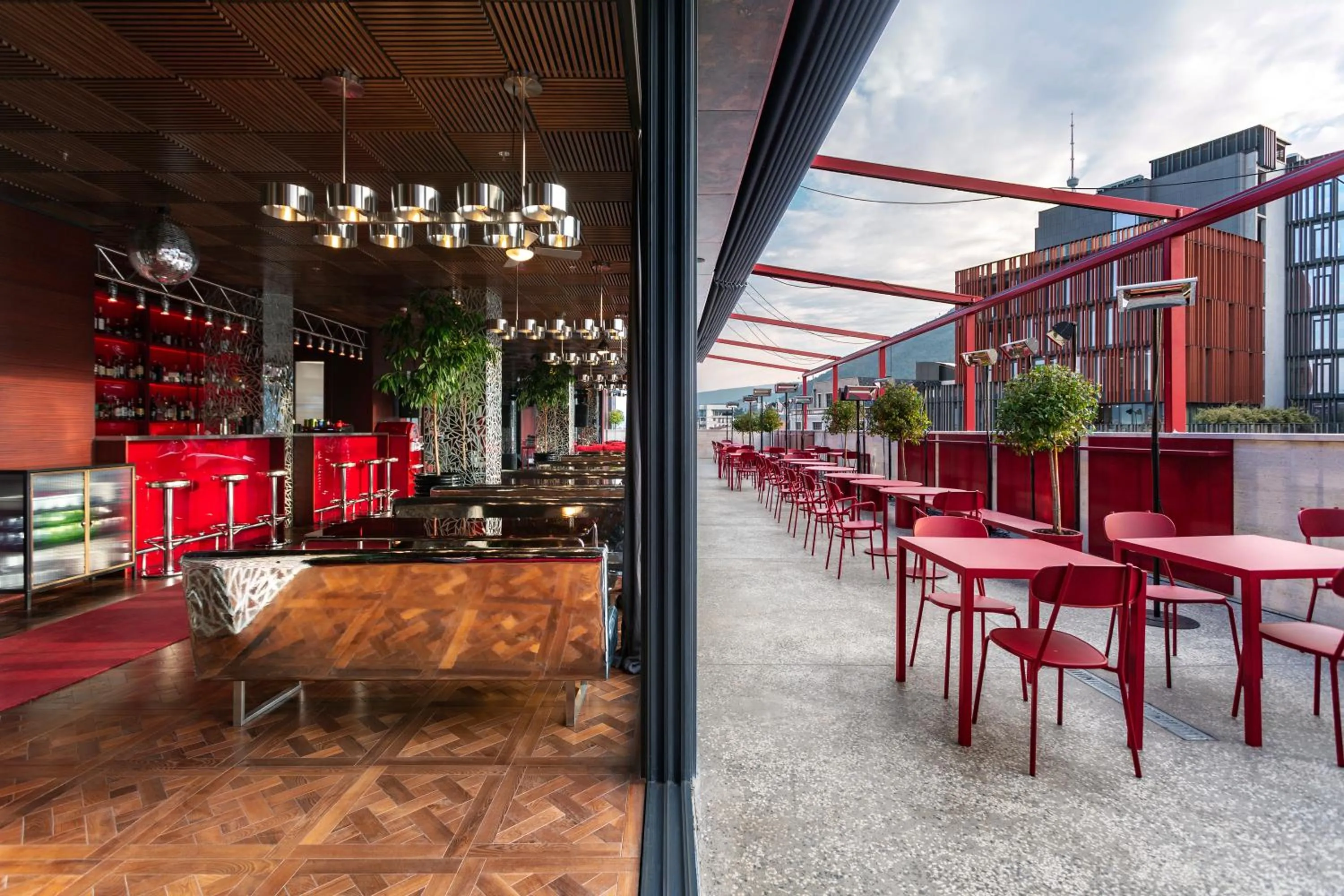 Restaurant/places to eat in Hotel Afisha