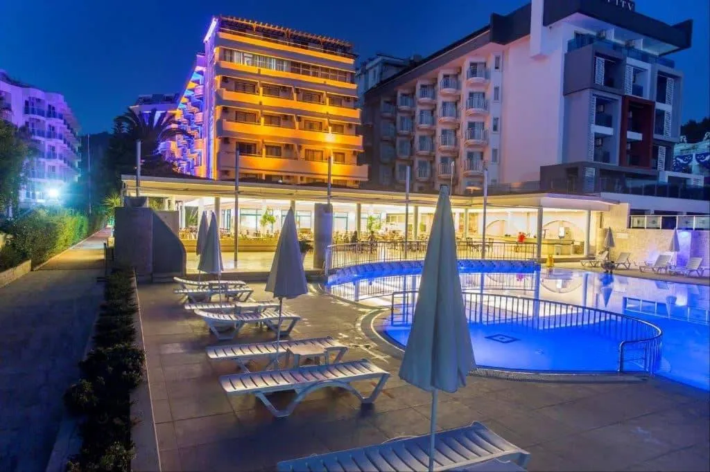 Swimming pool in Club Mirabell hotel