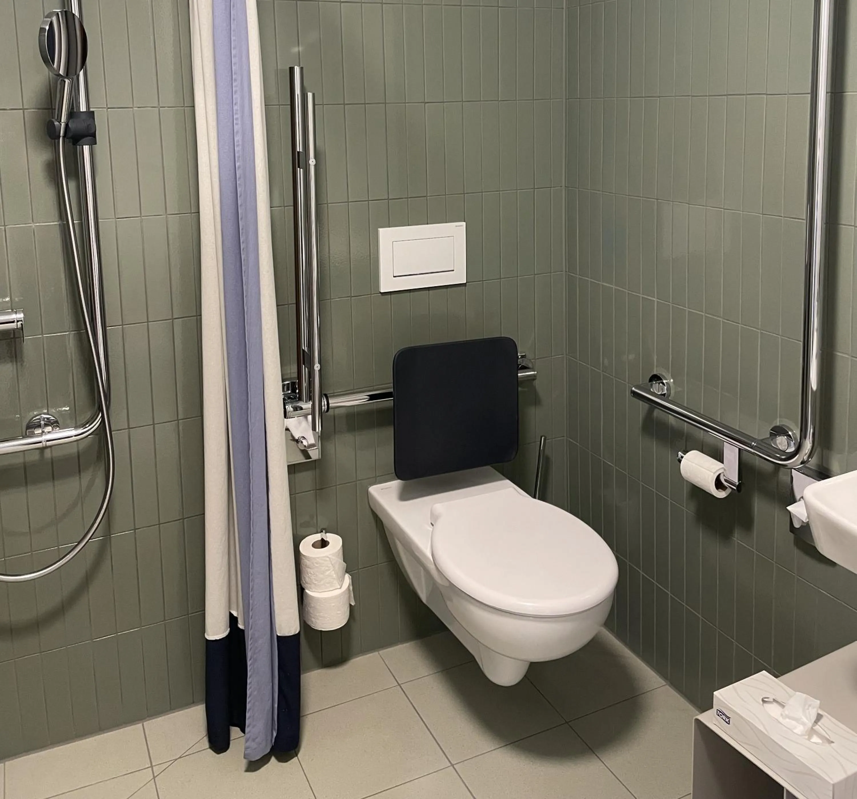 Bathroom in Aparthotel Il Momento Bern Expo