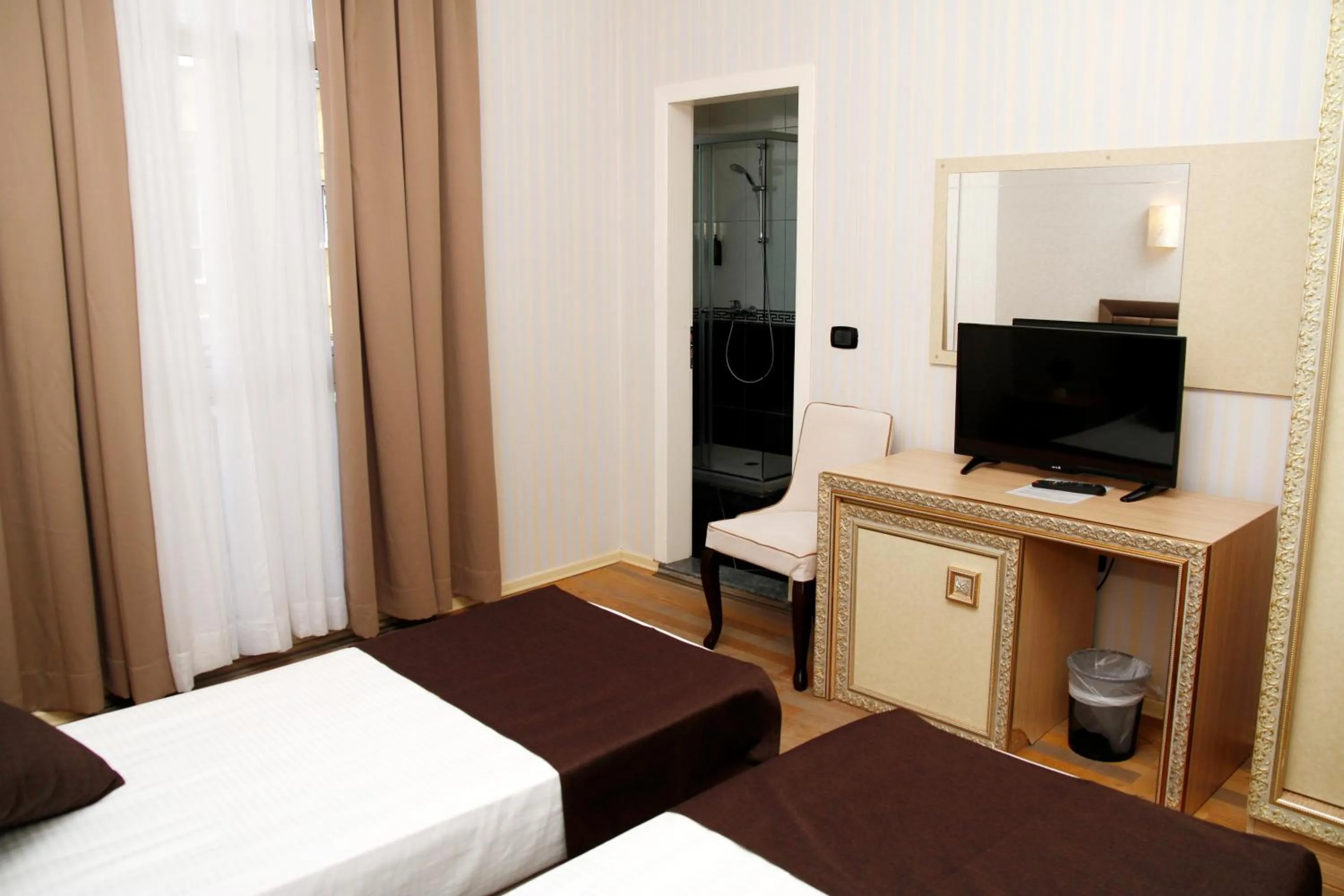 Bedroom, Bed in AMH Hotel Durres