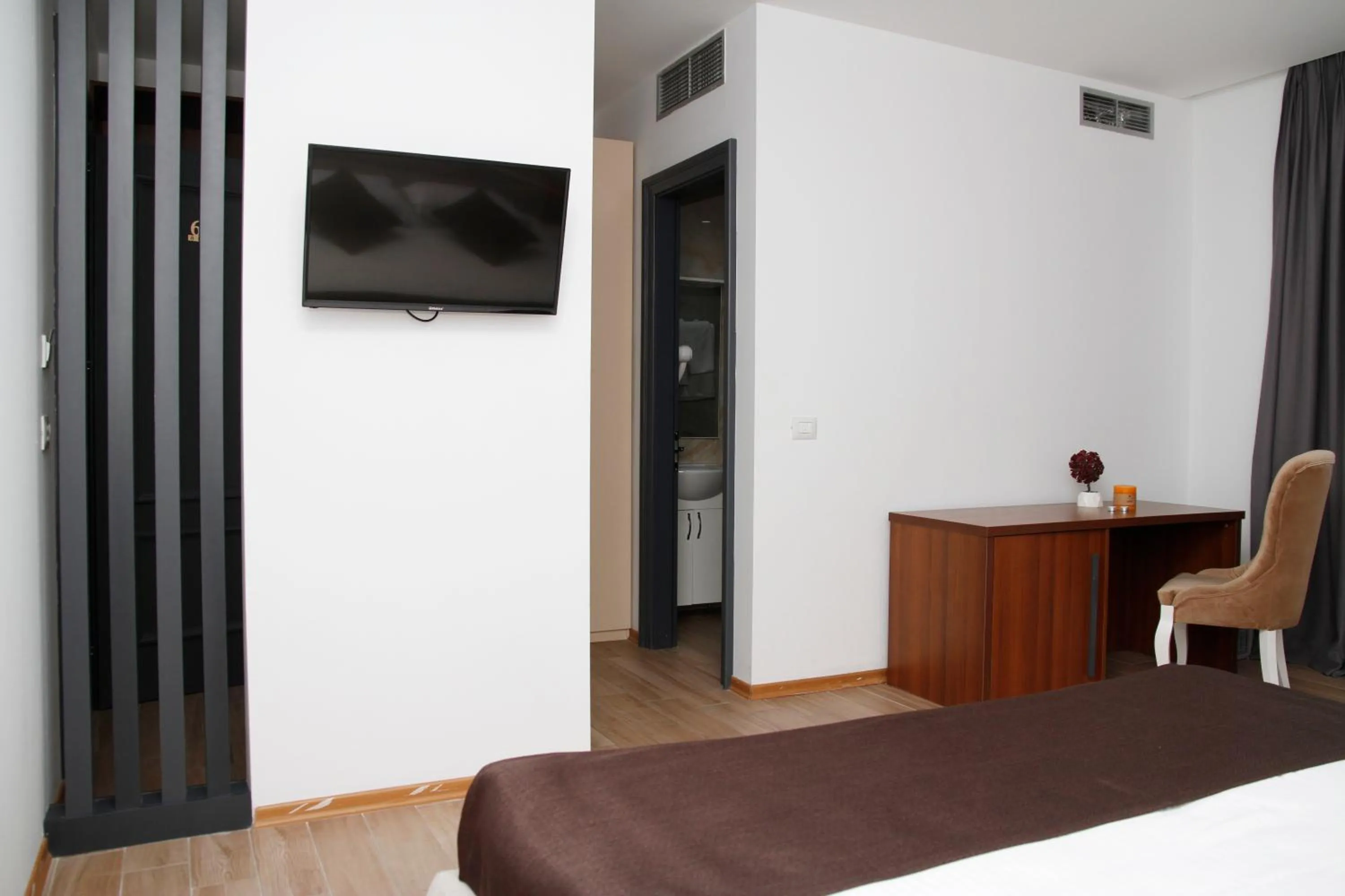 TV and multimedia, Bed in AMH Hotel Durres