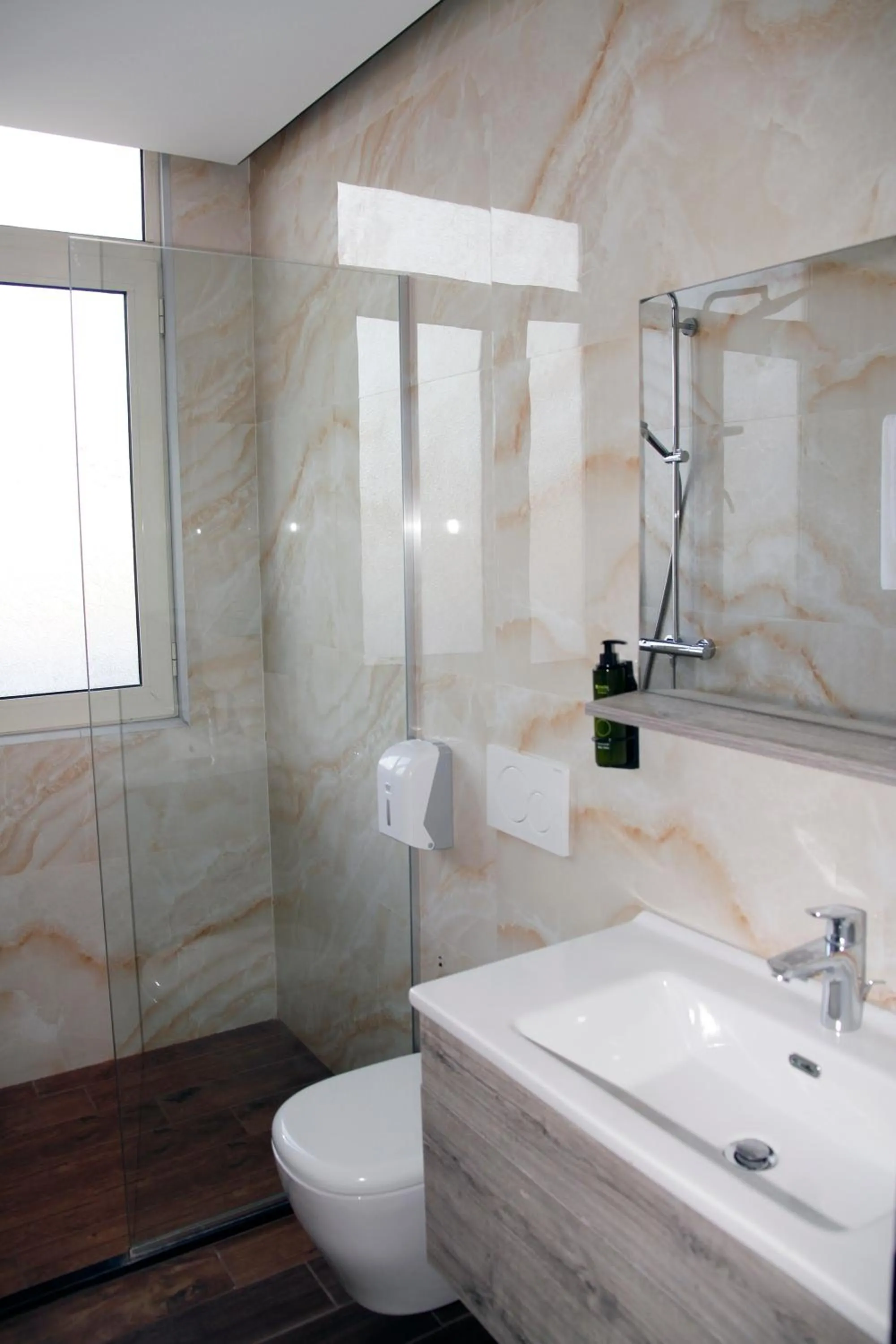 Toilet in AMH Hotel Durres