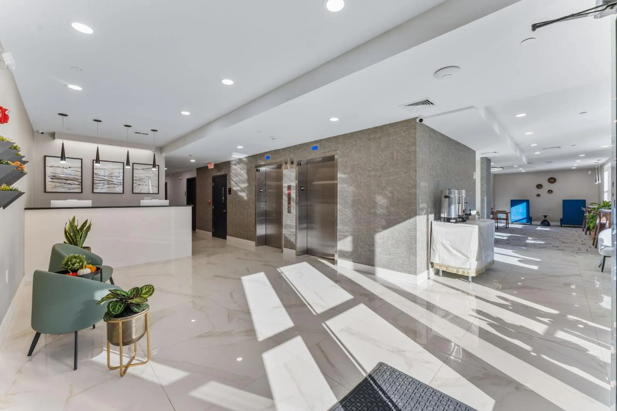 Coffee/tea facilities in 4211 Suites