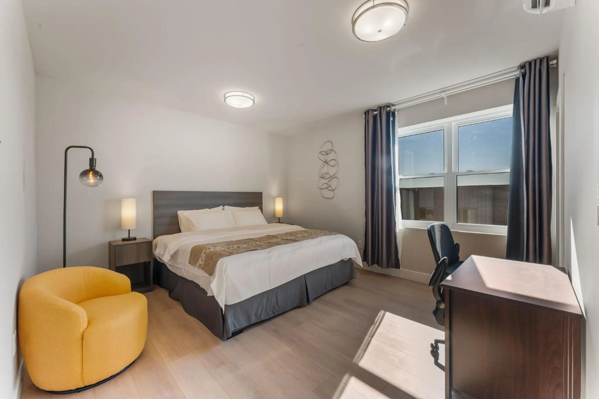 Bedroom, Bed in 4211 Suites