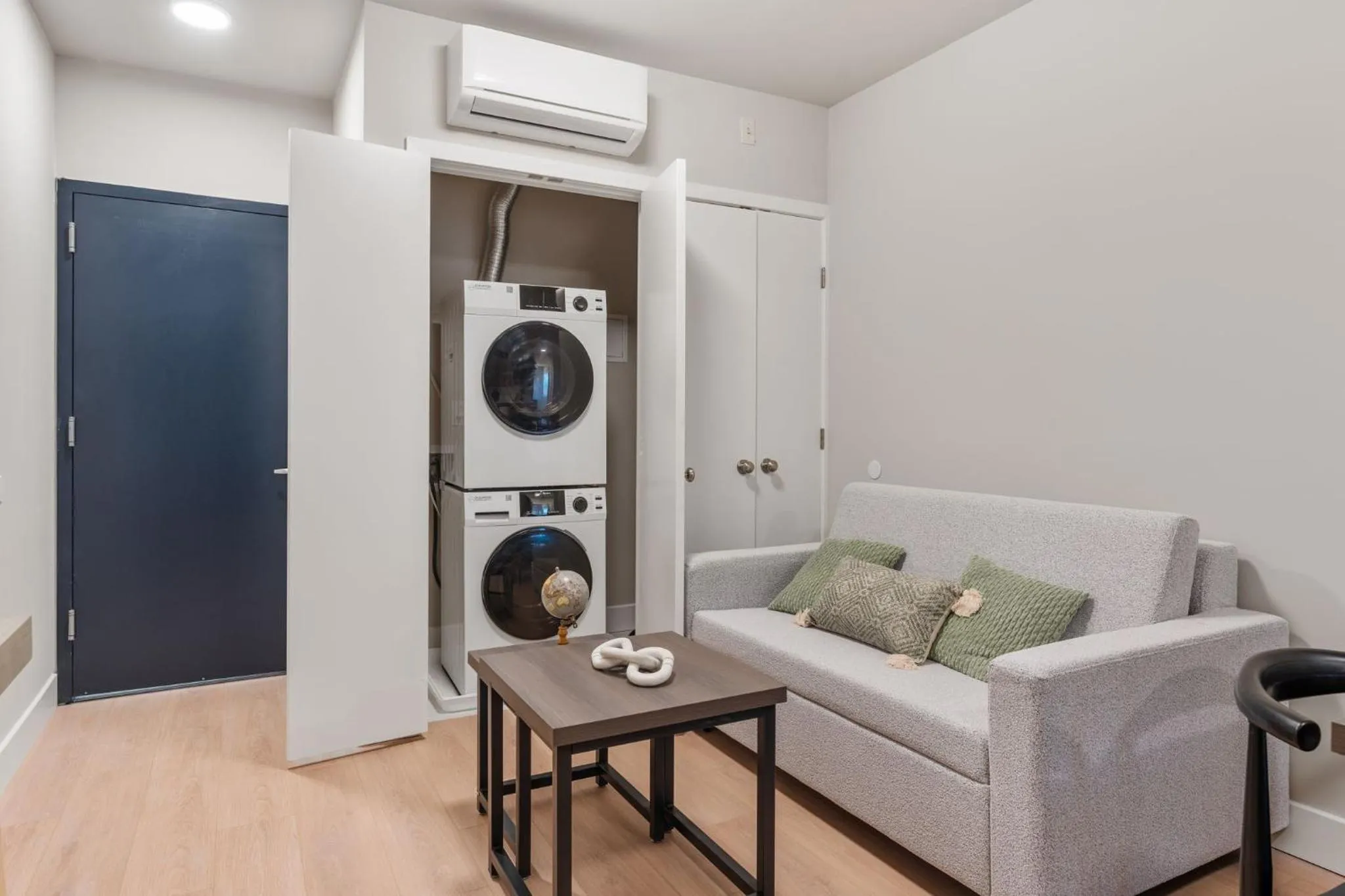 laundry in 4211 Suites