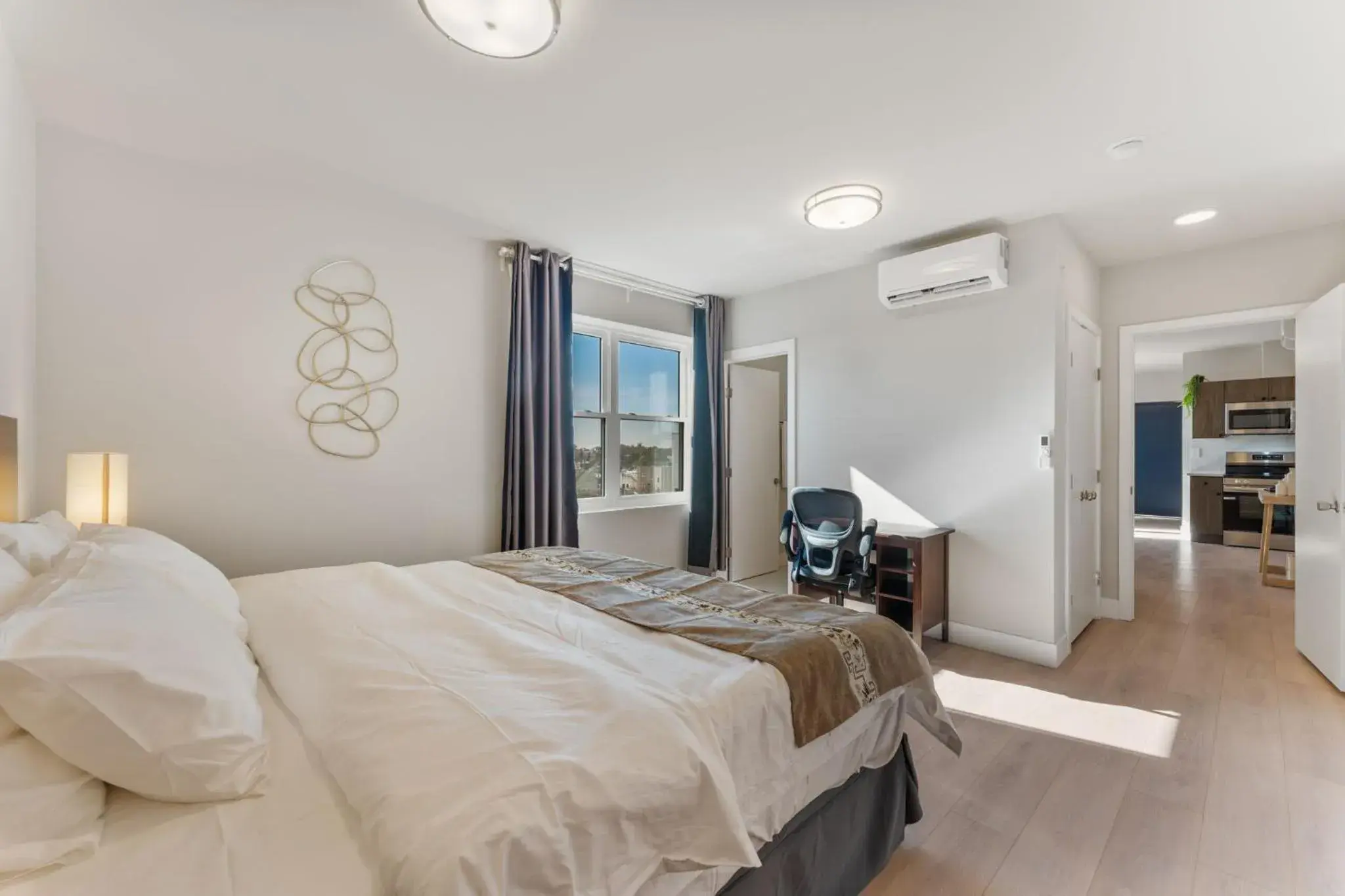 Deluxe Suite in 4211 Suites Deluxe Suite in 4211 Suites