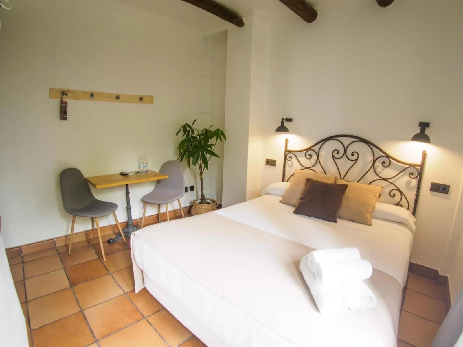 Photo of the whole room, Bed in Hotel El Balcon de las nieves