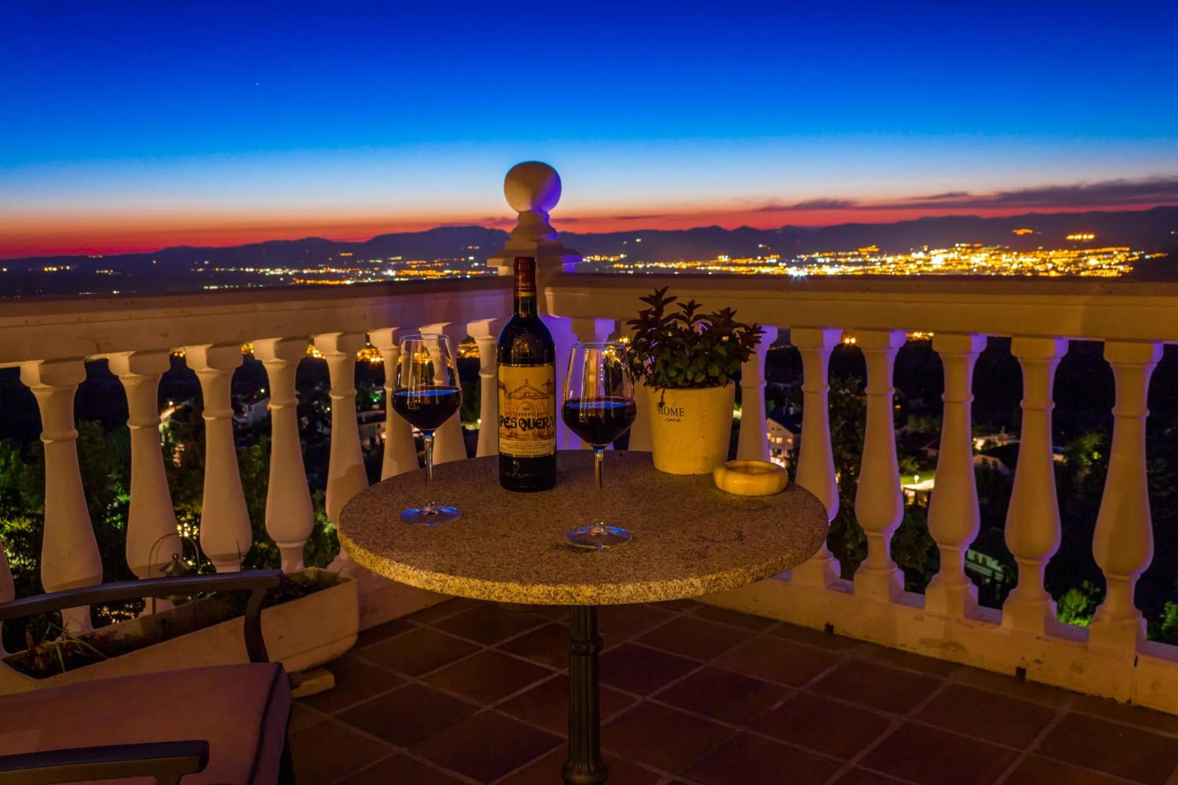 Restaurant/places to eat in Hotel El Balcon de las nieves