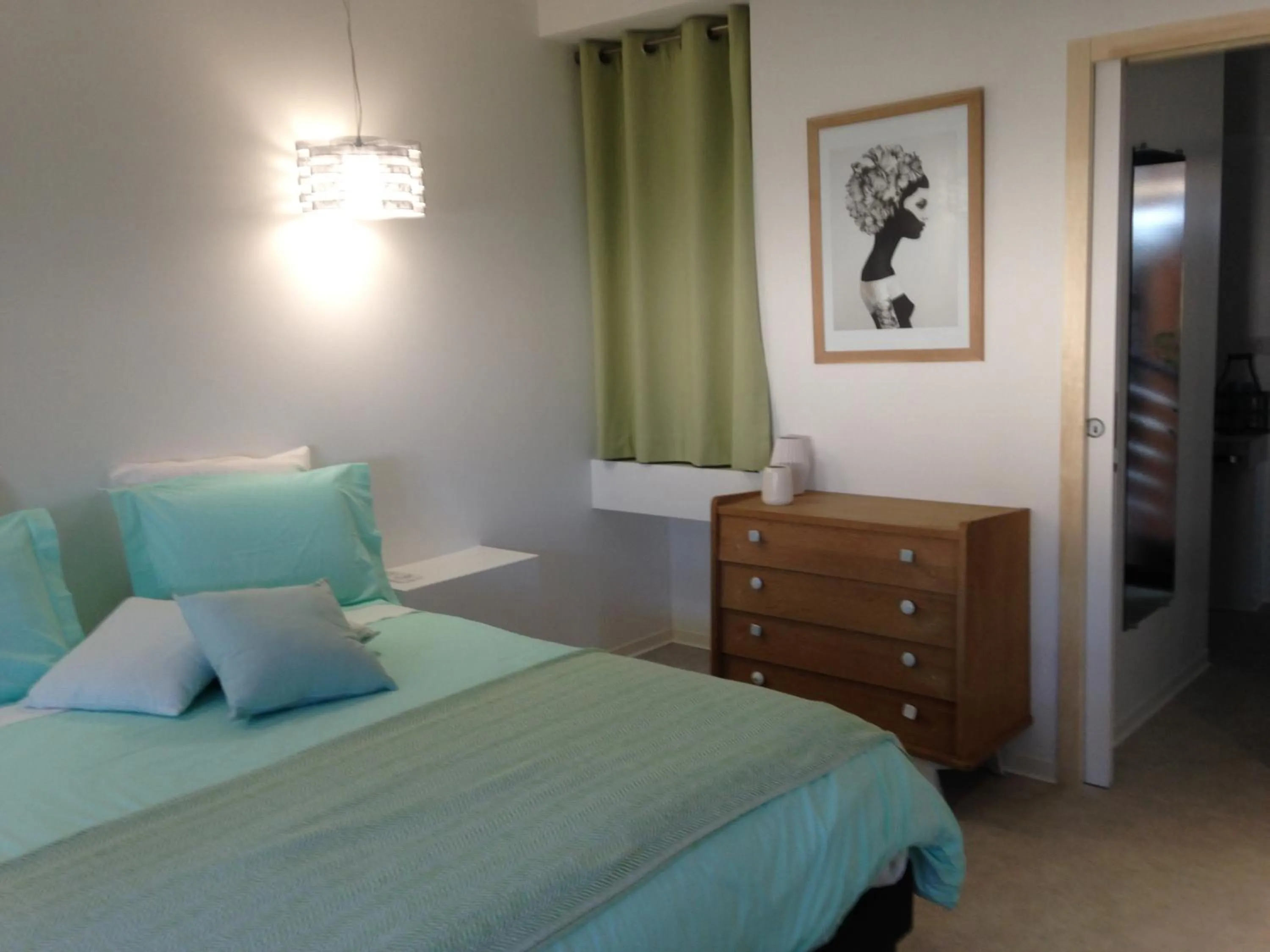 Bed in Hôtel SPA Le Miel des Muses