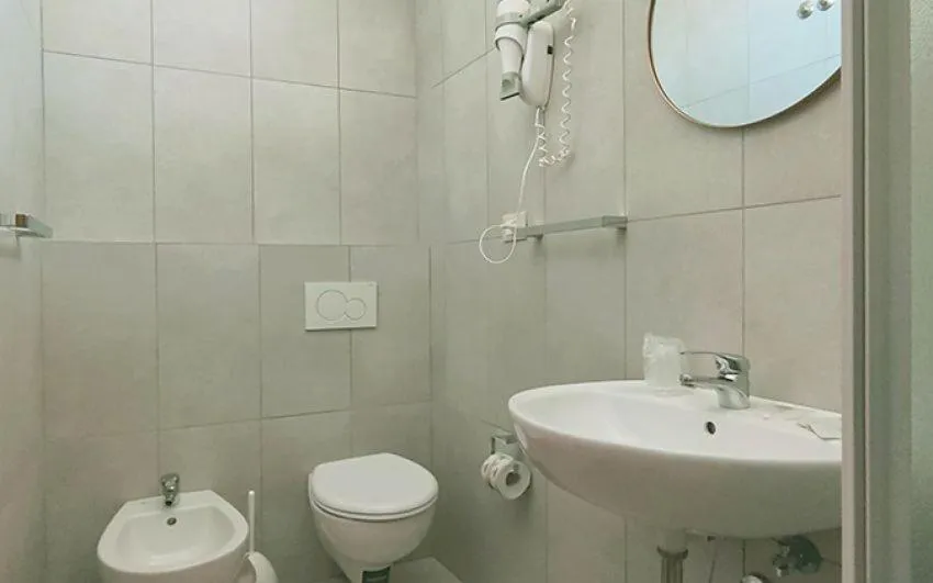 Toilet in Hotel Buenos Aires