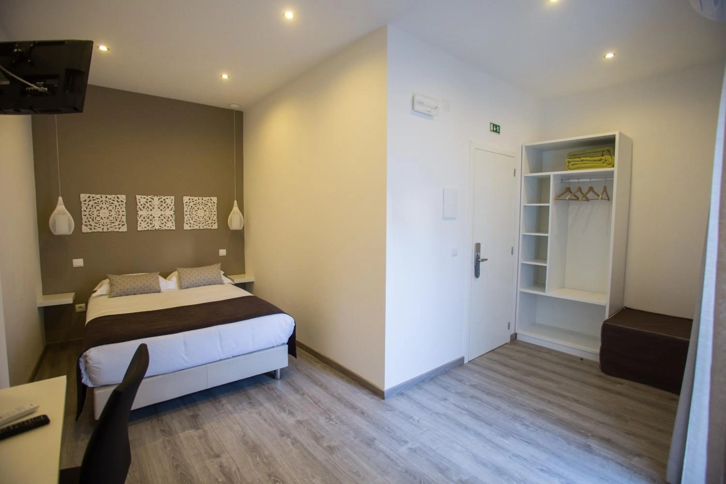 Bedroom, Bed in Thomar Story - Guest House