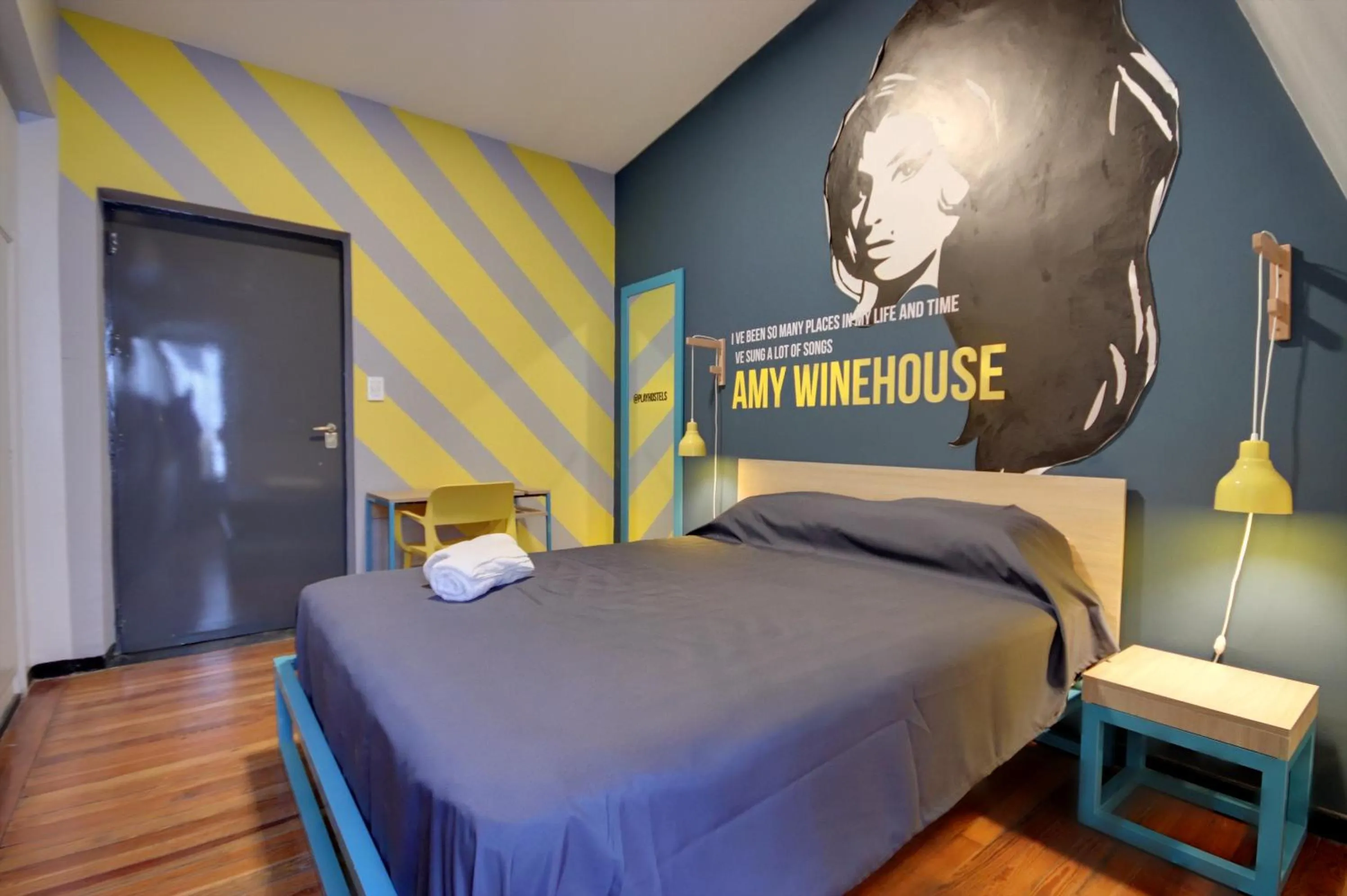 Photo of the whole room, Bed in Play Hostel Garden