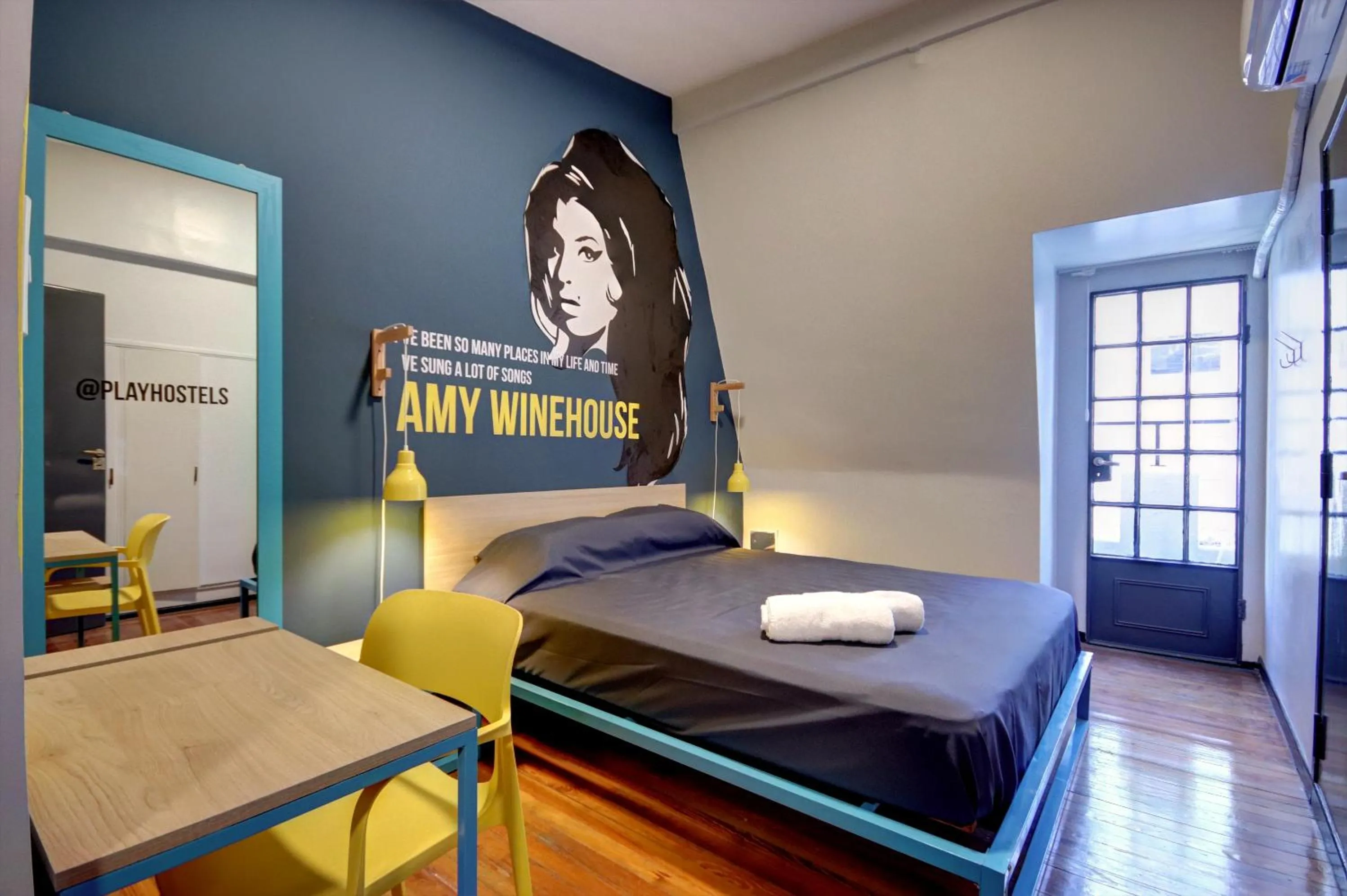 Photo of the whole room, Bed in Play Hostel Garden