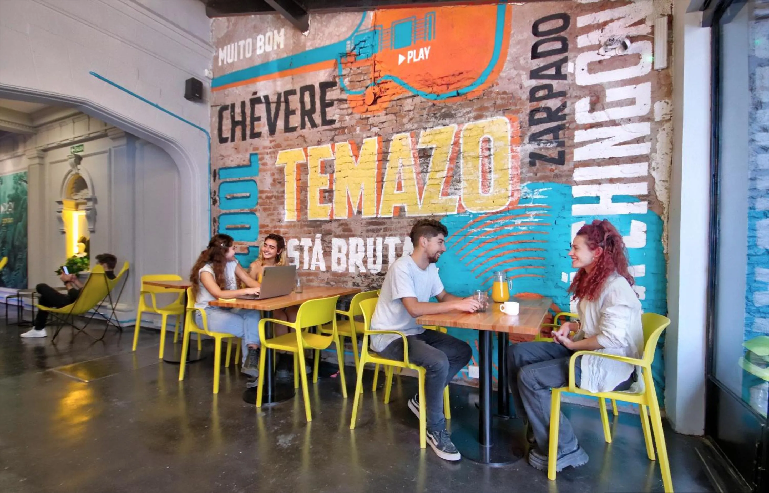 Living room in Play Hostel Garden