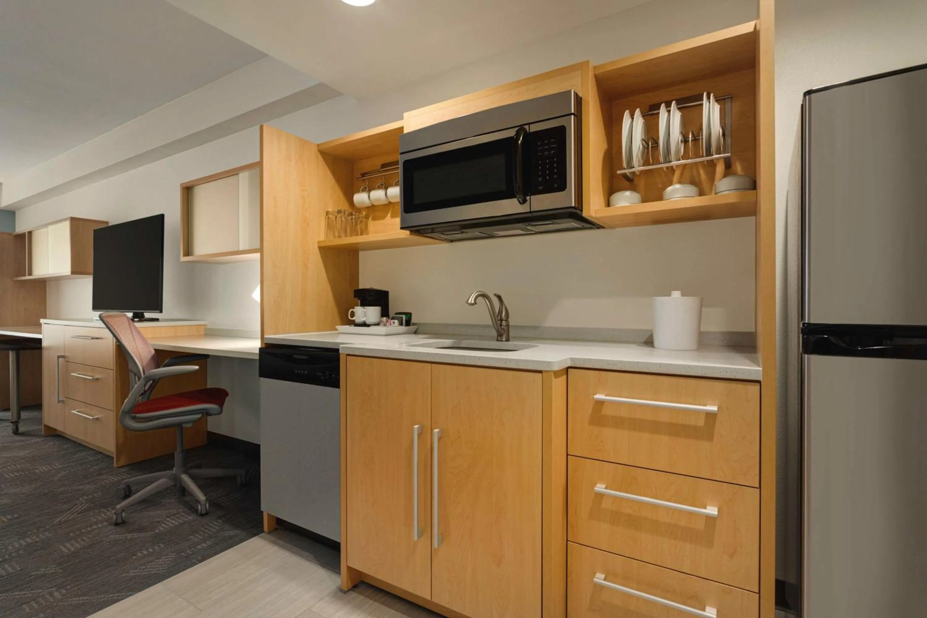 Kitchen or kitchenette in Home2 Suites by Hilton Austin North/Near the Domain, TX