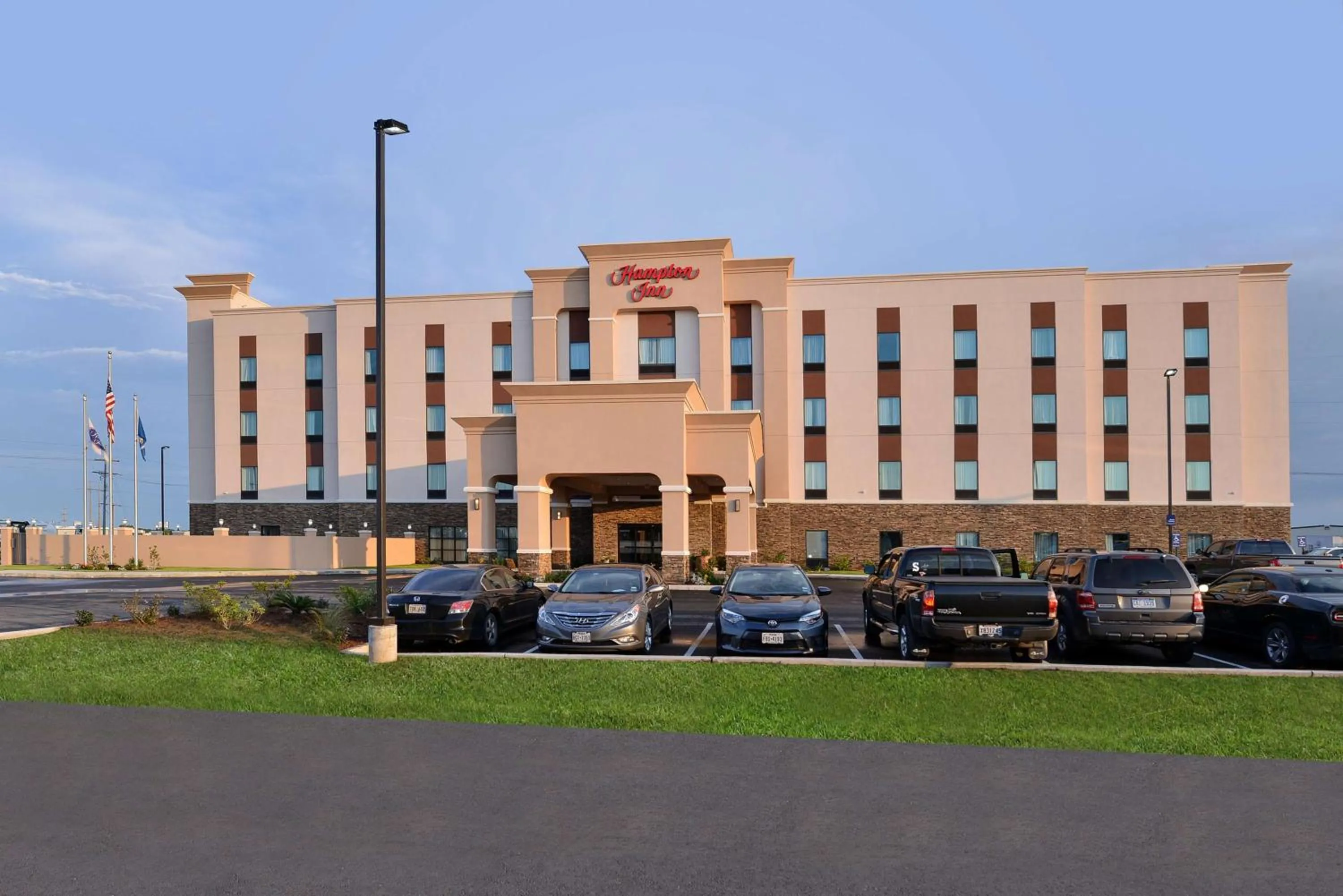 Property building in Hampton Inn Broussard-Lafayette