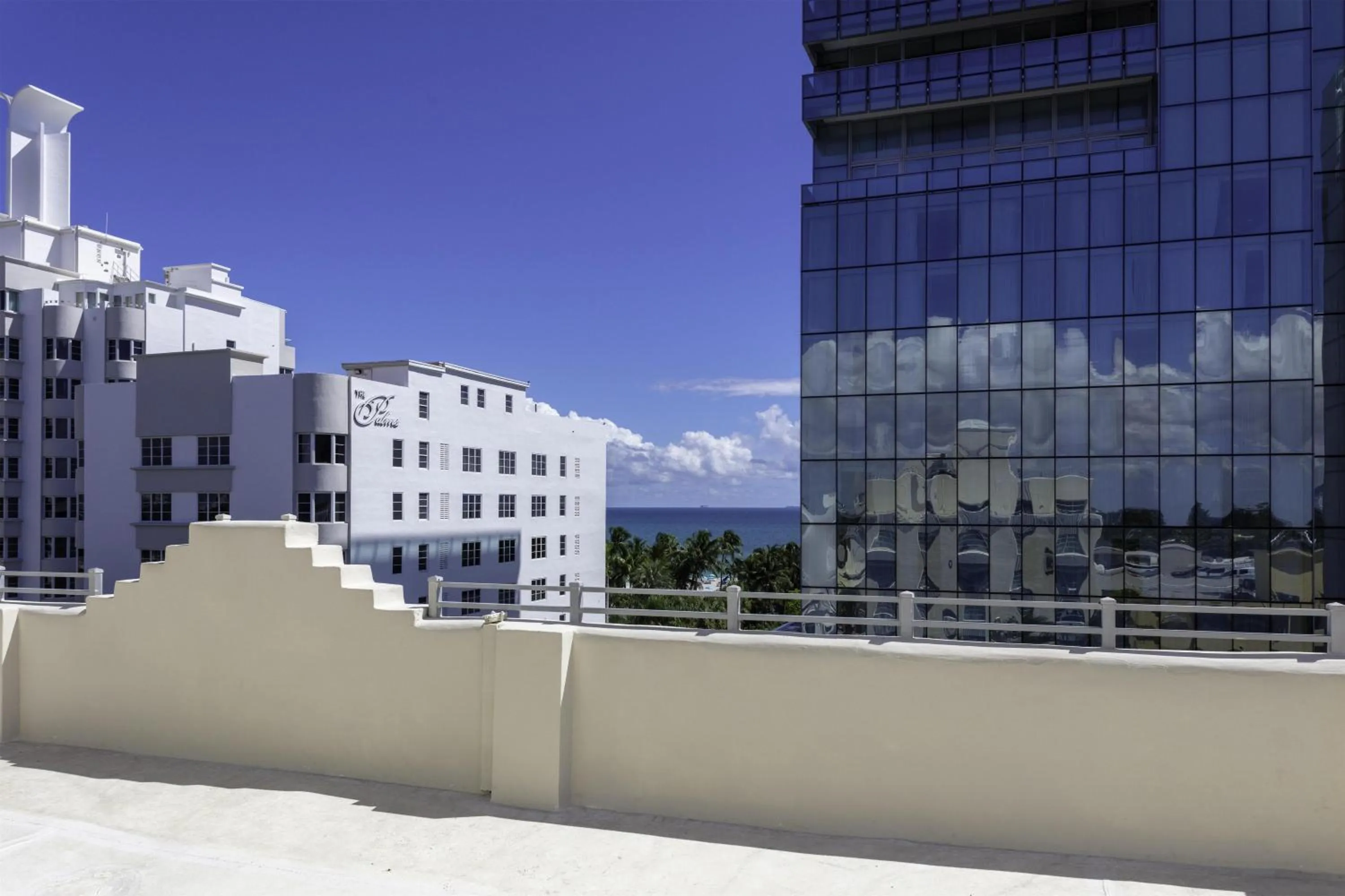 Patio in Hilton Garden Inn Miami South Beach