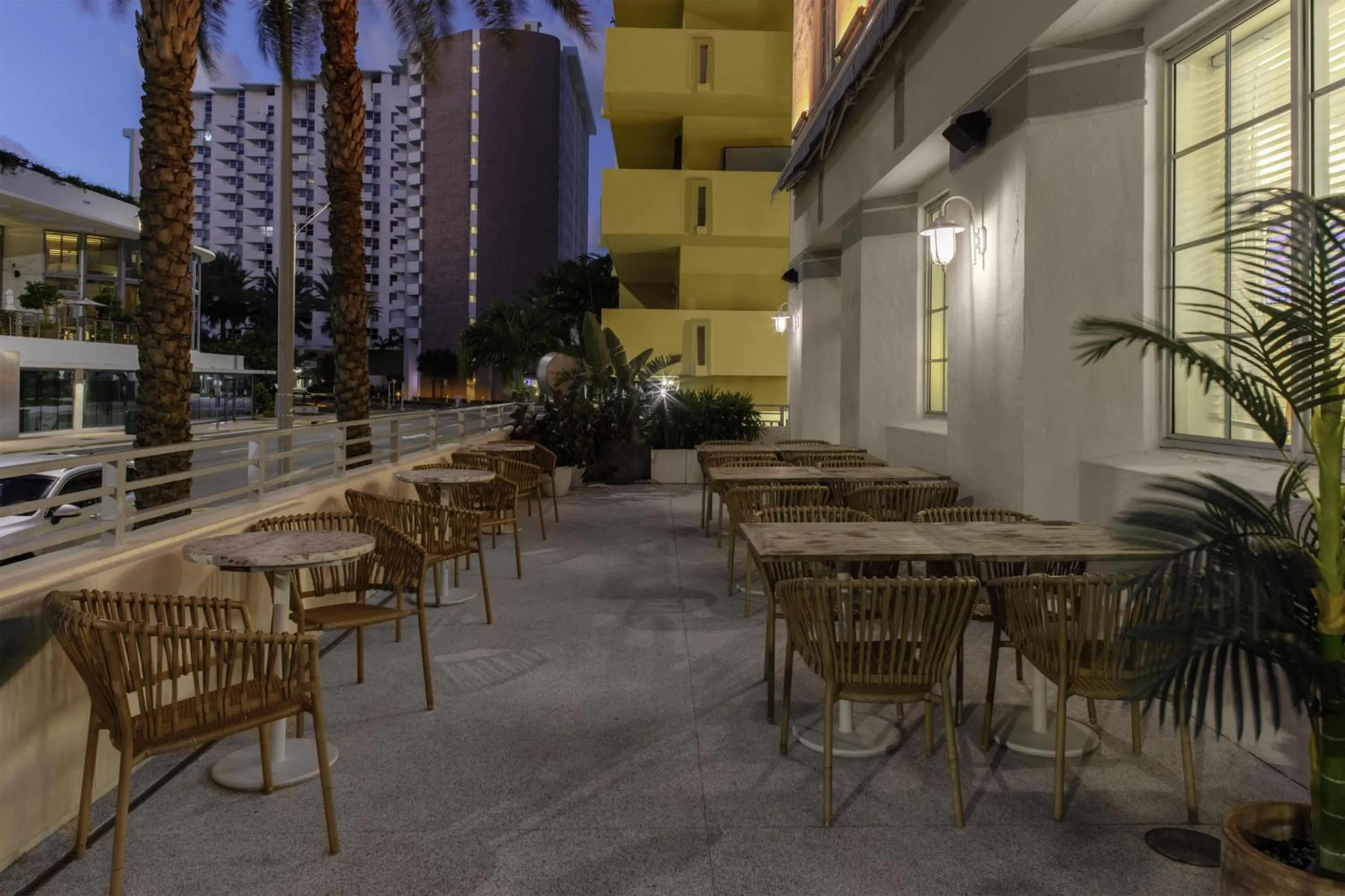 Restaurant/places to eat in Hilton Garden Inn Miami South Beach