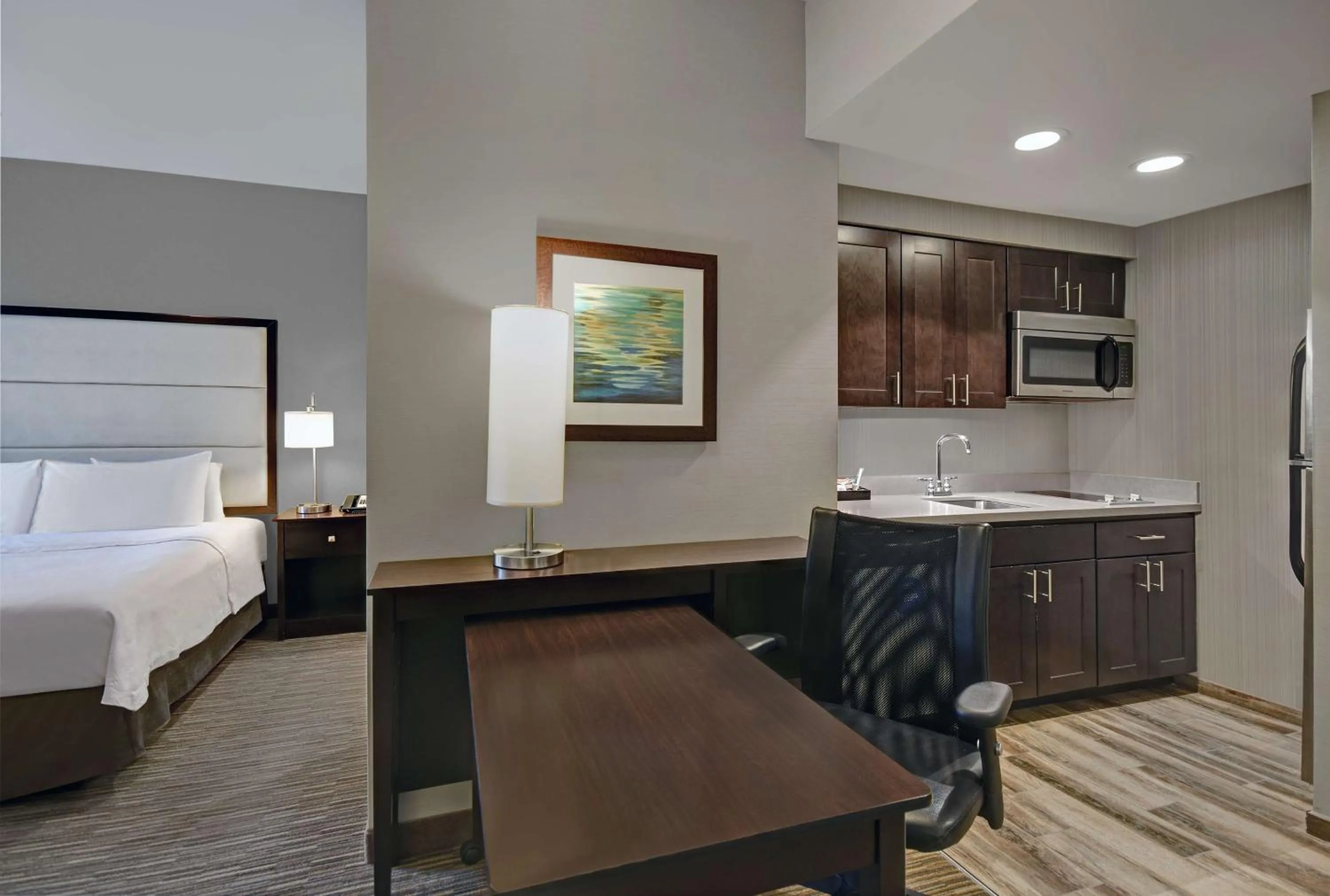 Kitchen or kitchenette, Bed in Homewood Suites by Hilton Hamilton, NJ