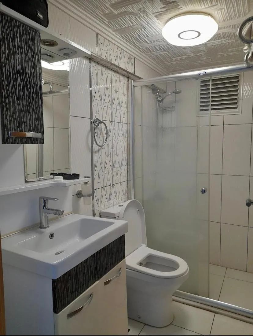 Bathroom in Linfer Otel