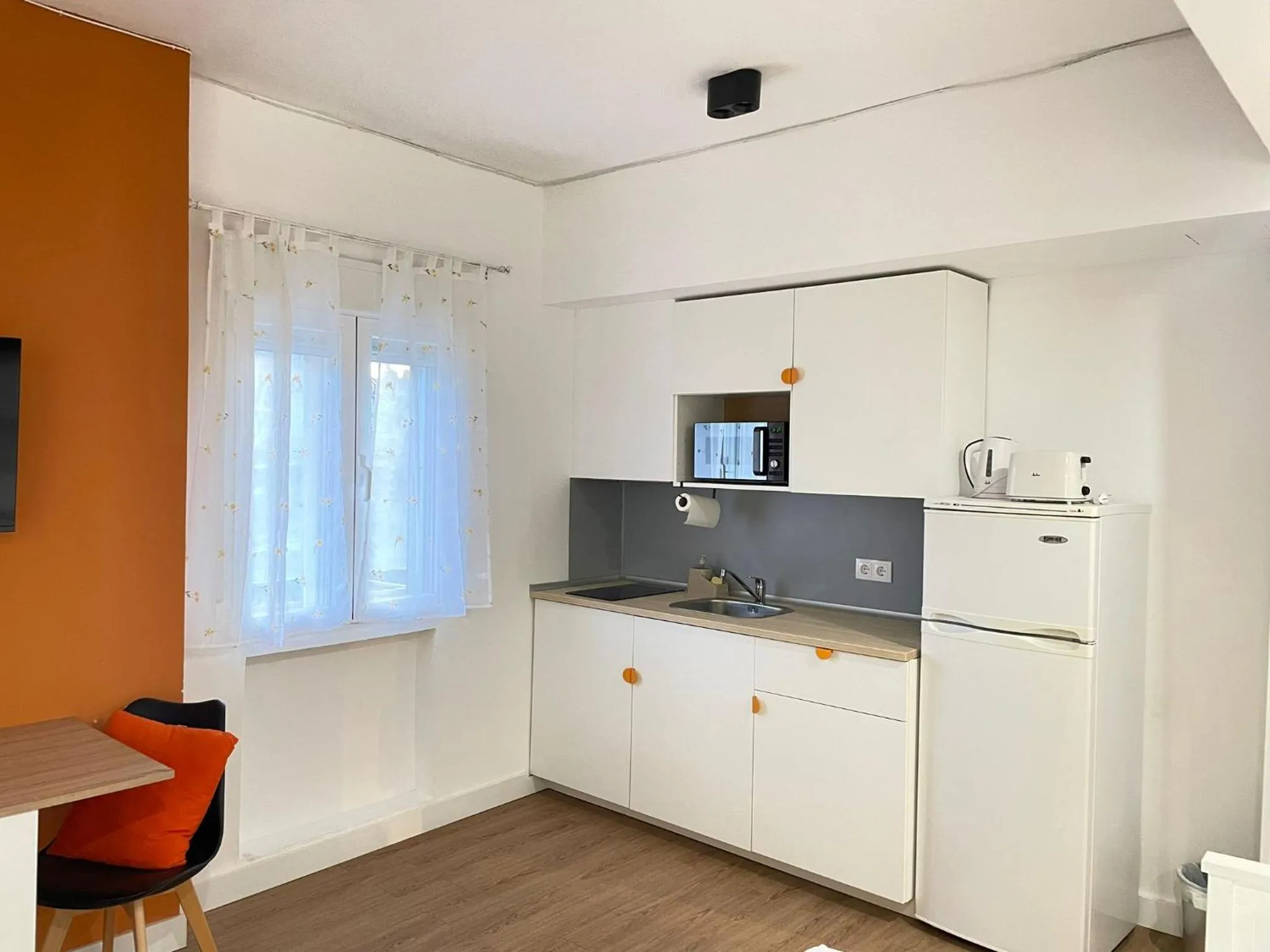 Kitchen or kitchenette in Hotel Arganda
