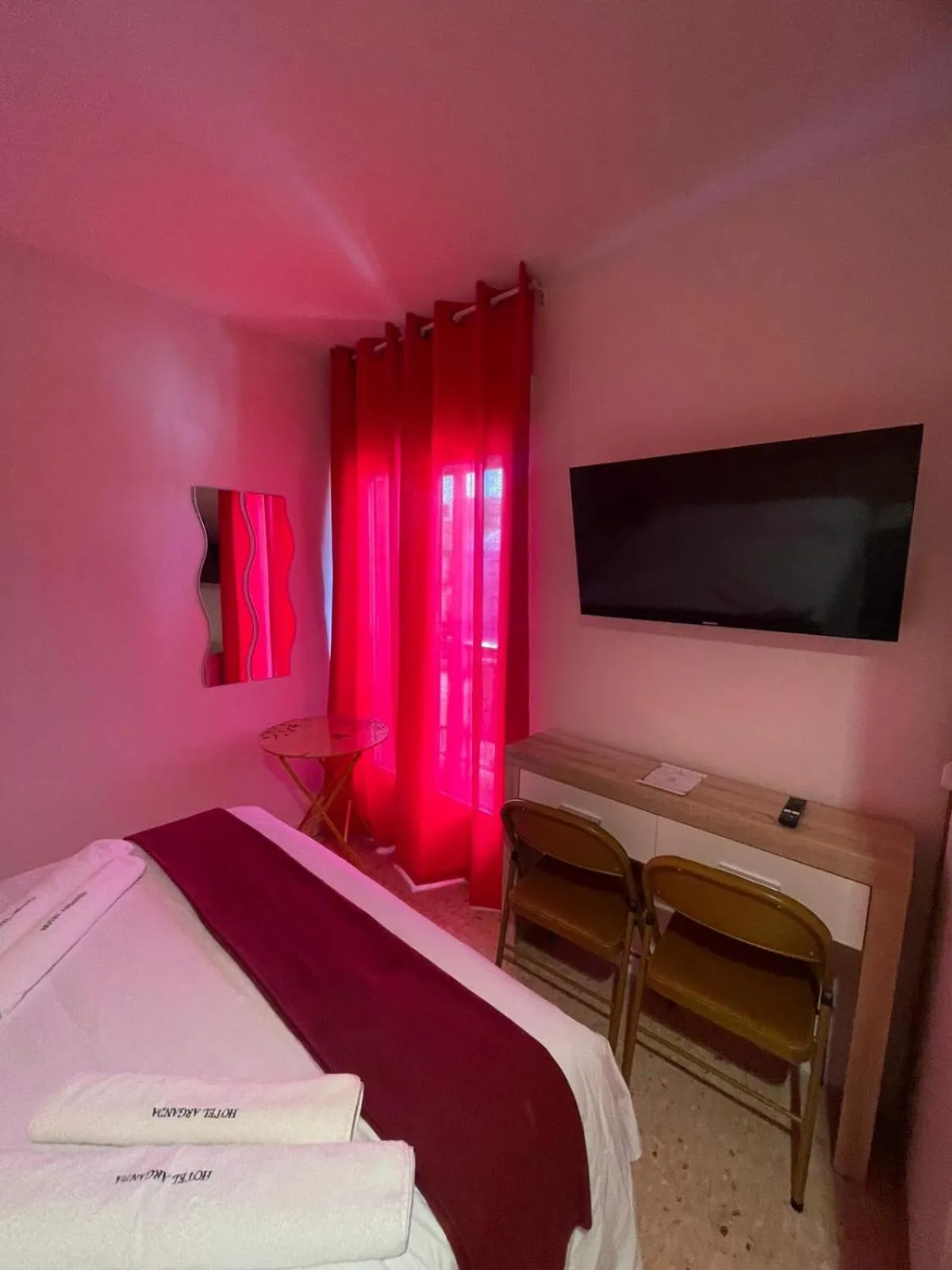 Photo of the whole room, Bed in Hotel Arganda