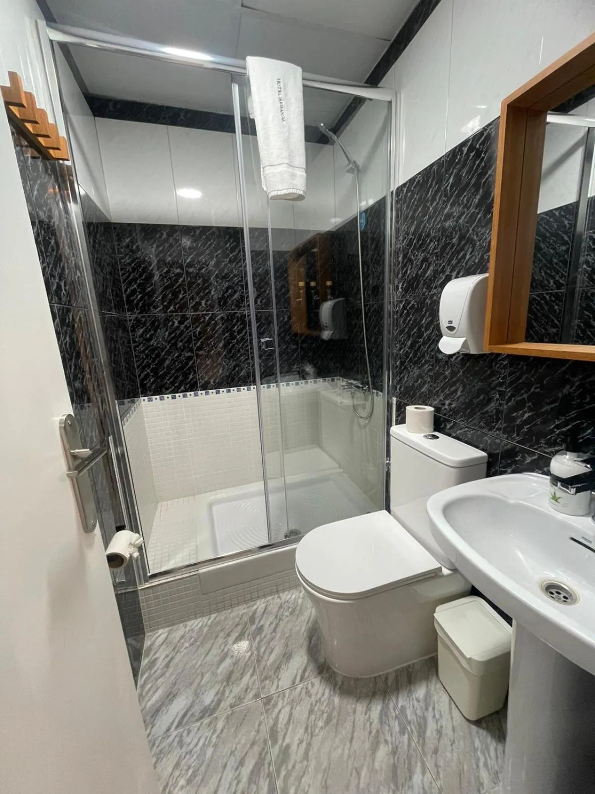 Bathroom in Hotel Arganda