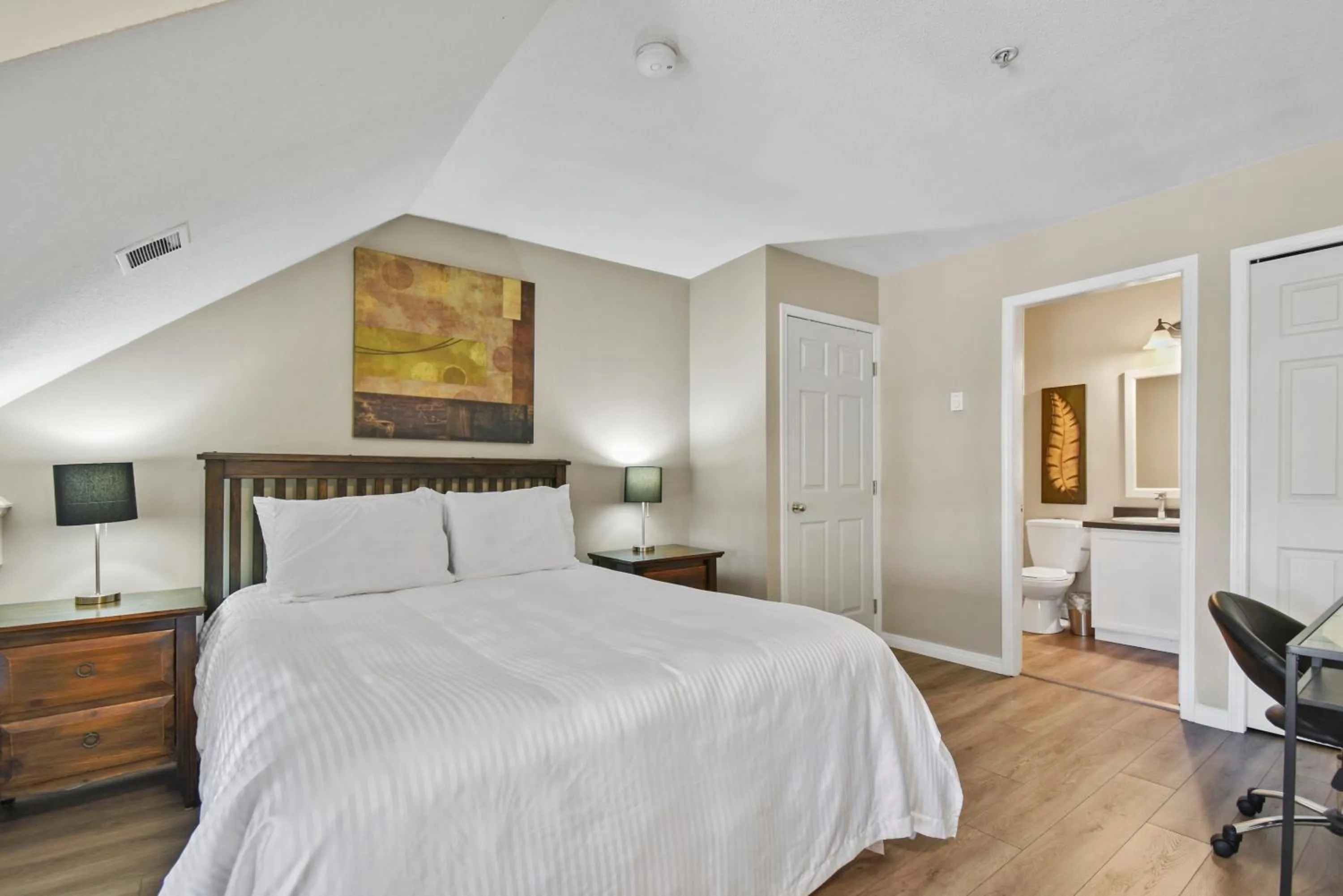 Bed in Borgata Lodge Resort