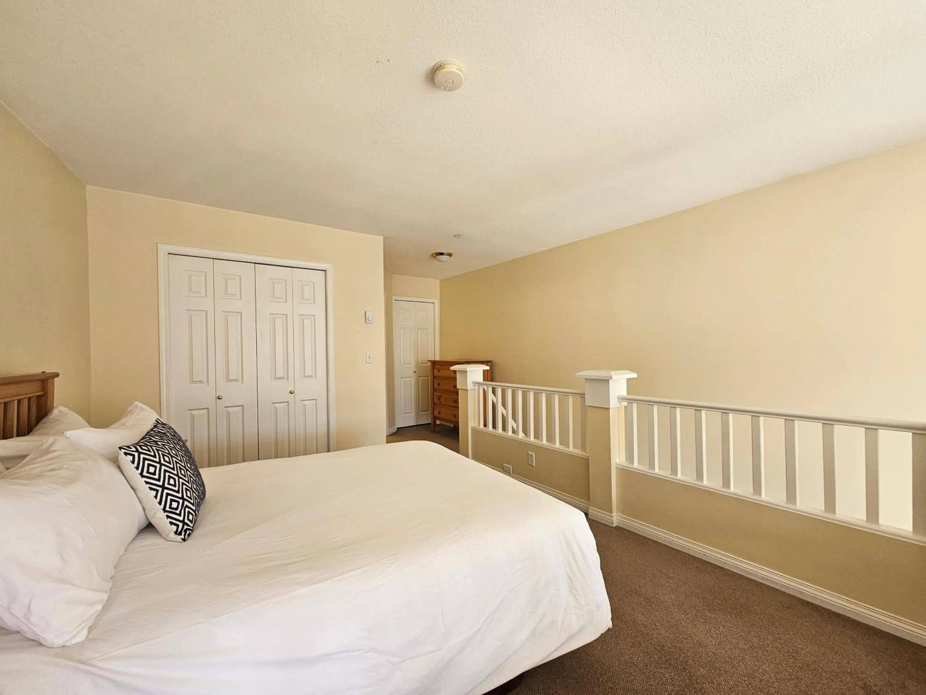 Bed in Borgata Lodge Resort