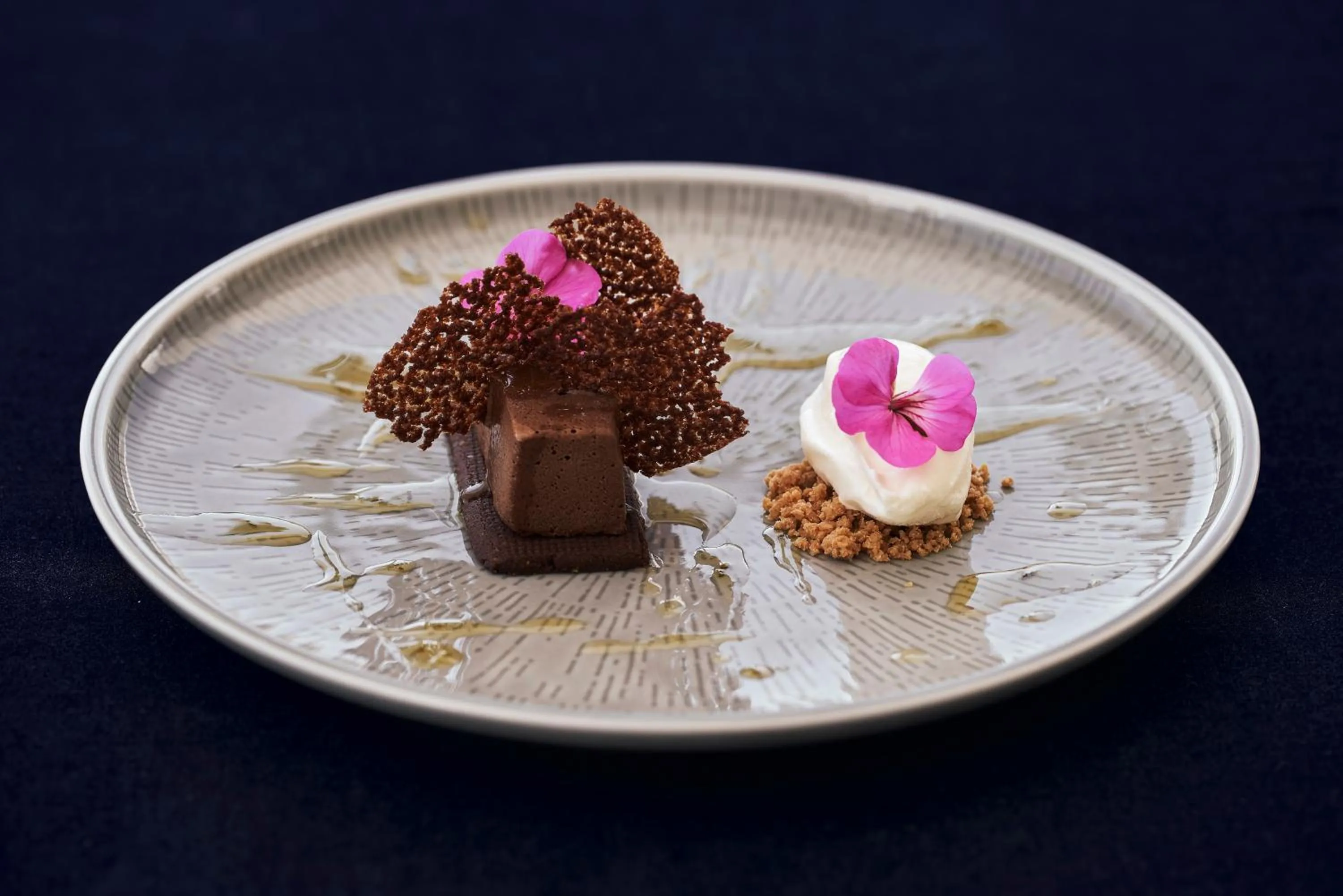 Food and drinks in Yria Island Boutique Hotel & Spa