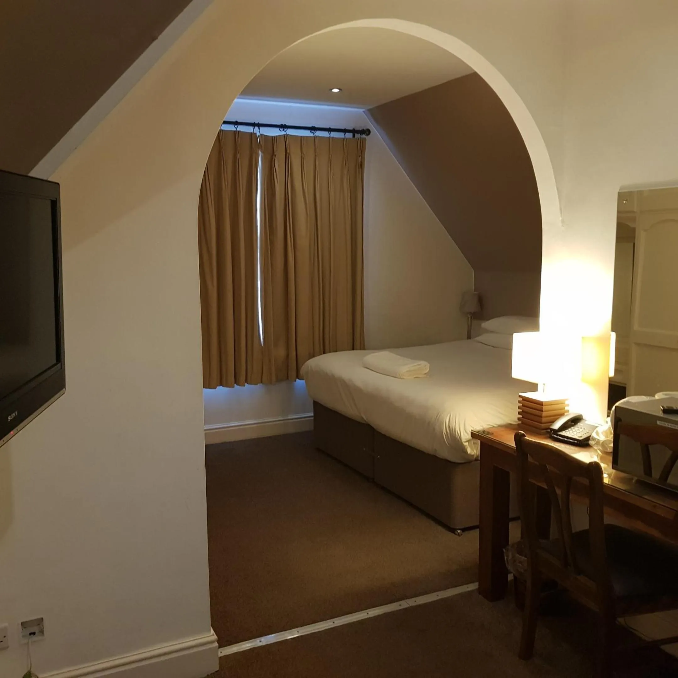 Bed in Heritage Grange at Thurston, Hotel