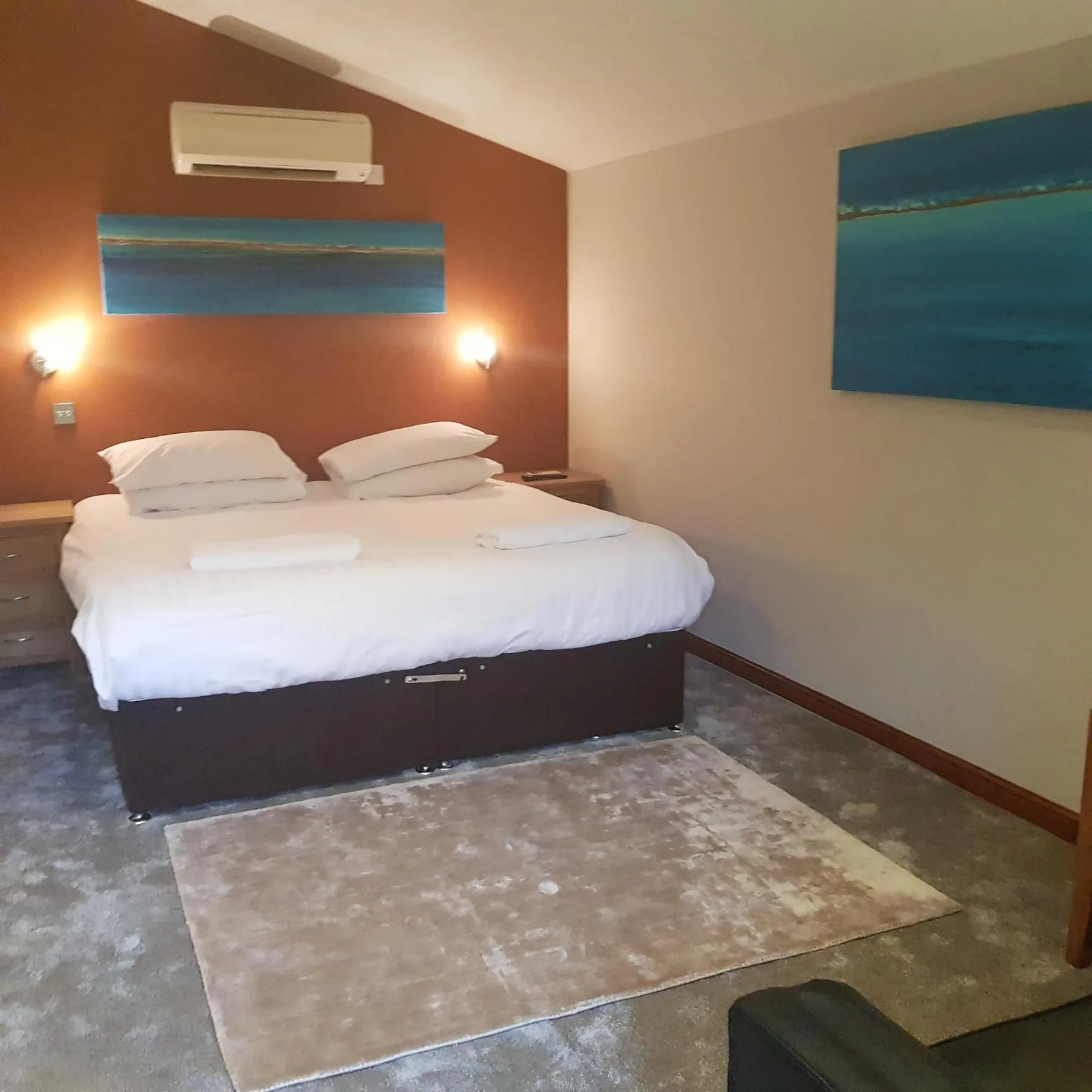 Bed in Heritage Grange at Thurston, Hotel